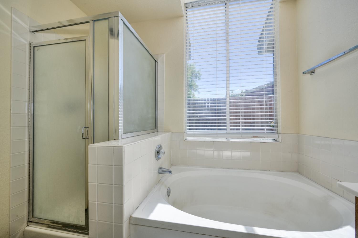 Detail Gallery Image 33 of 42 For 7827 River Estates Dr, Sacramento,  CA 95831 - 3 Beds | 2 Baths