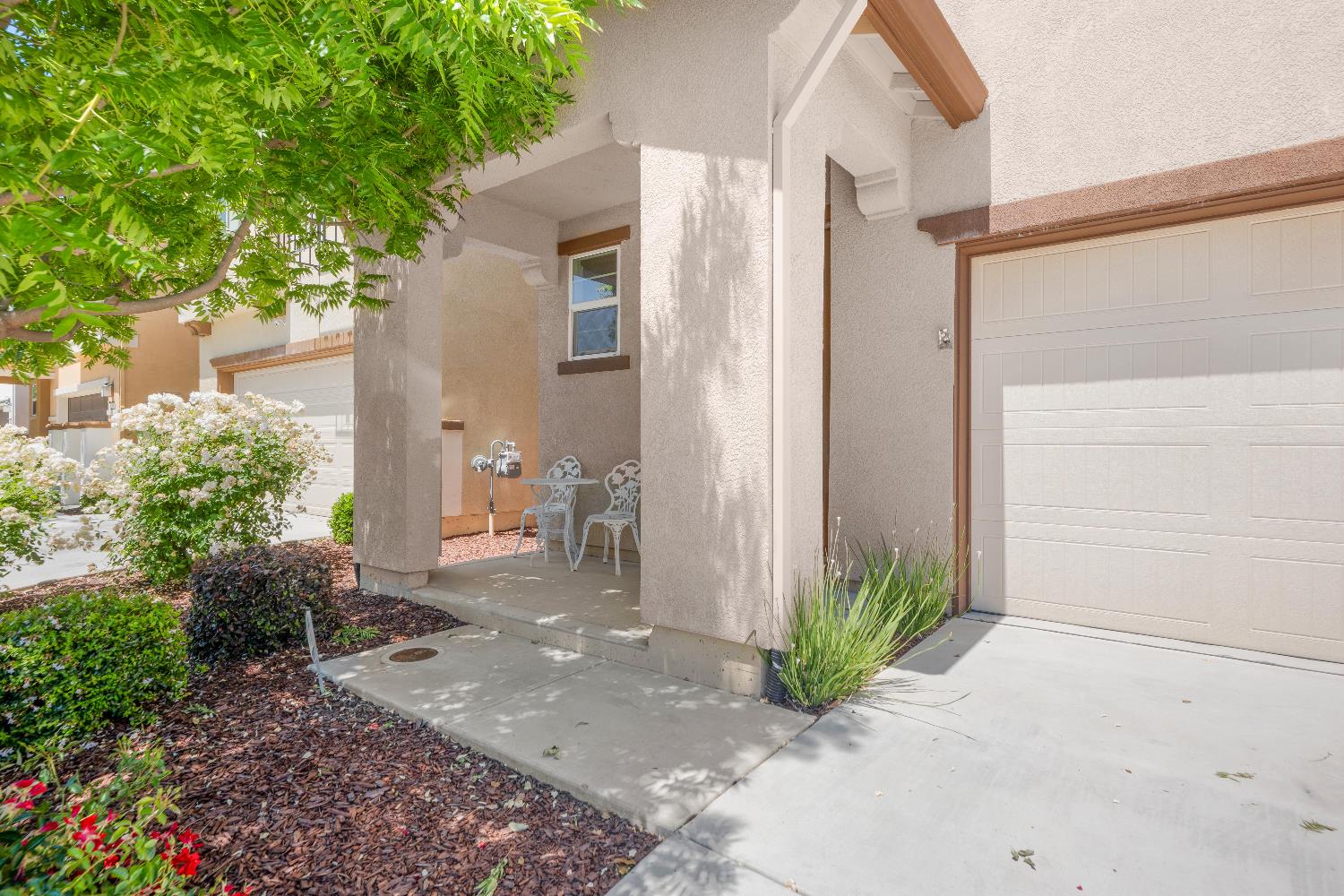 Detail Gallery Image 3 of 55 For 257 Bywell Bridge Cir, Sacramento,  CA 95823 - 3 Beds | 2/1 Baths