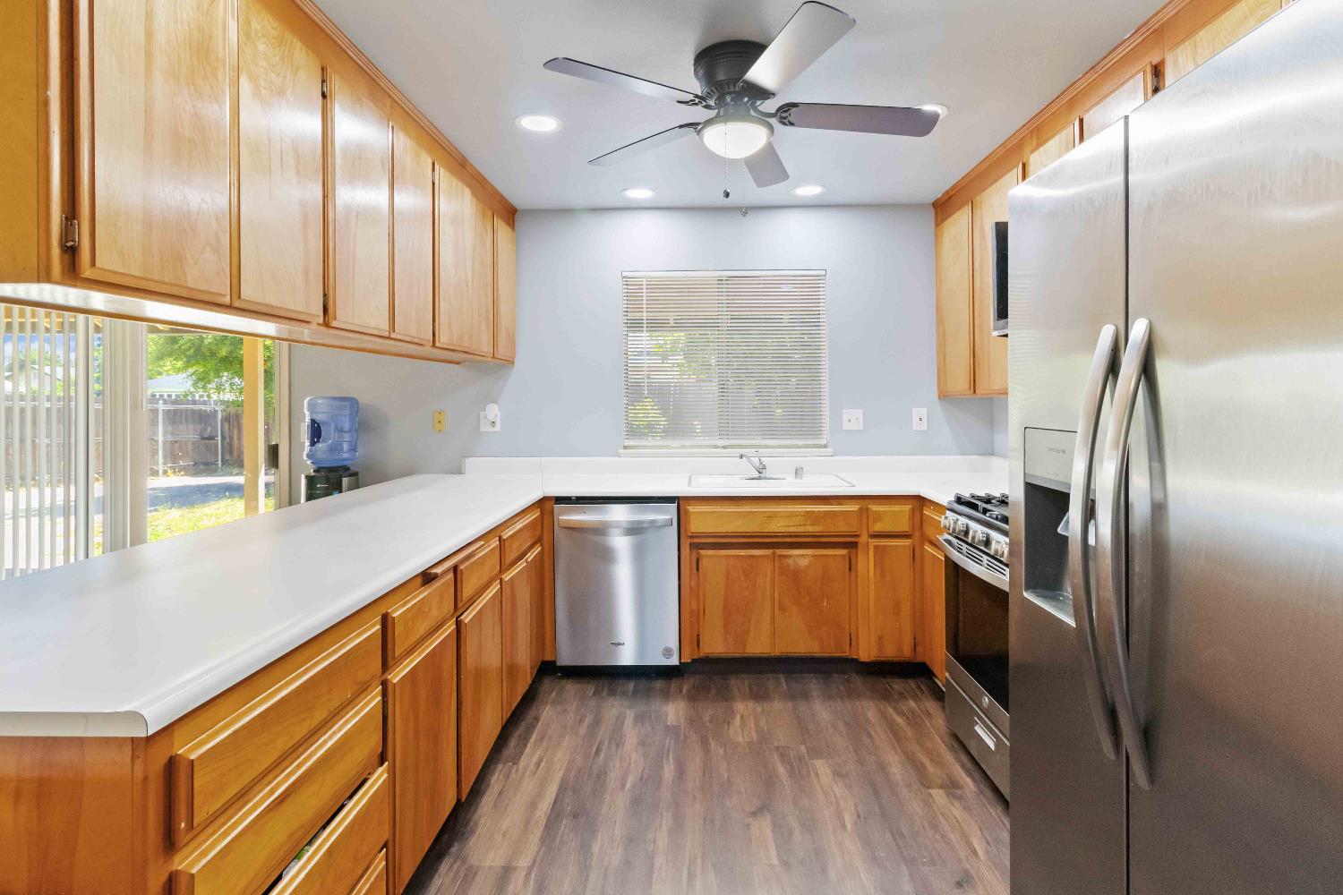 Detail Gallery Image 14 of 35 For 780 Teakwood Dr, Yuba City,  CA 95991 - 4 Beds | 3 Baths