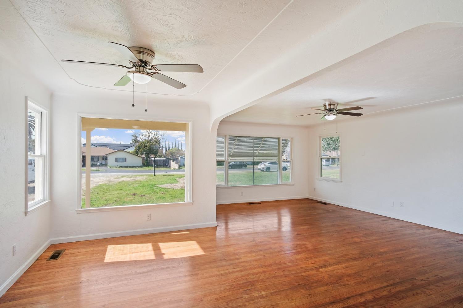 Detail Gallery Image 9 of 31 For 1224 N Central Ave, Modesto,  CA 95351 - 2 Beds | 2 Baths