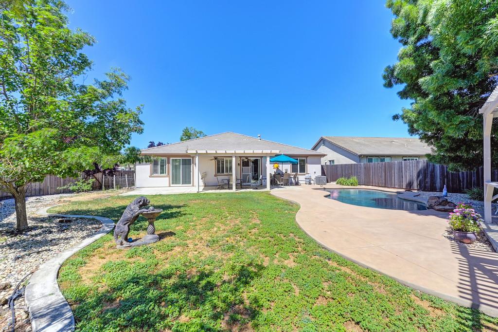 Detail Gallery Image 57 of 71 For 10317 Moura Ct, Elk Grove,  CA 95757 - 4 Beds | 2/1 Baths