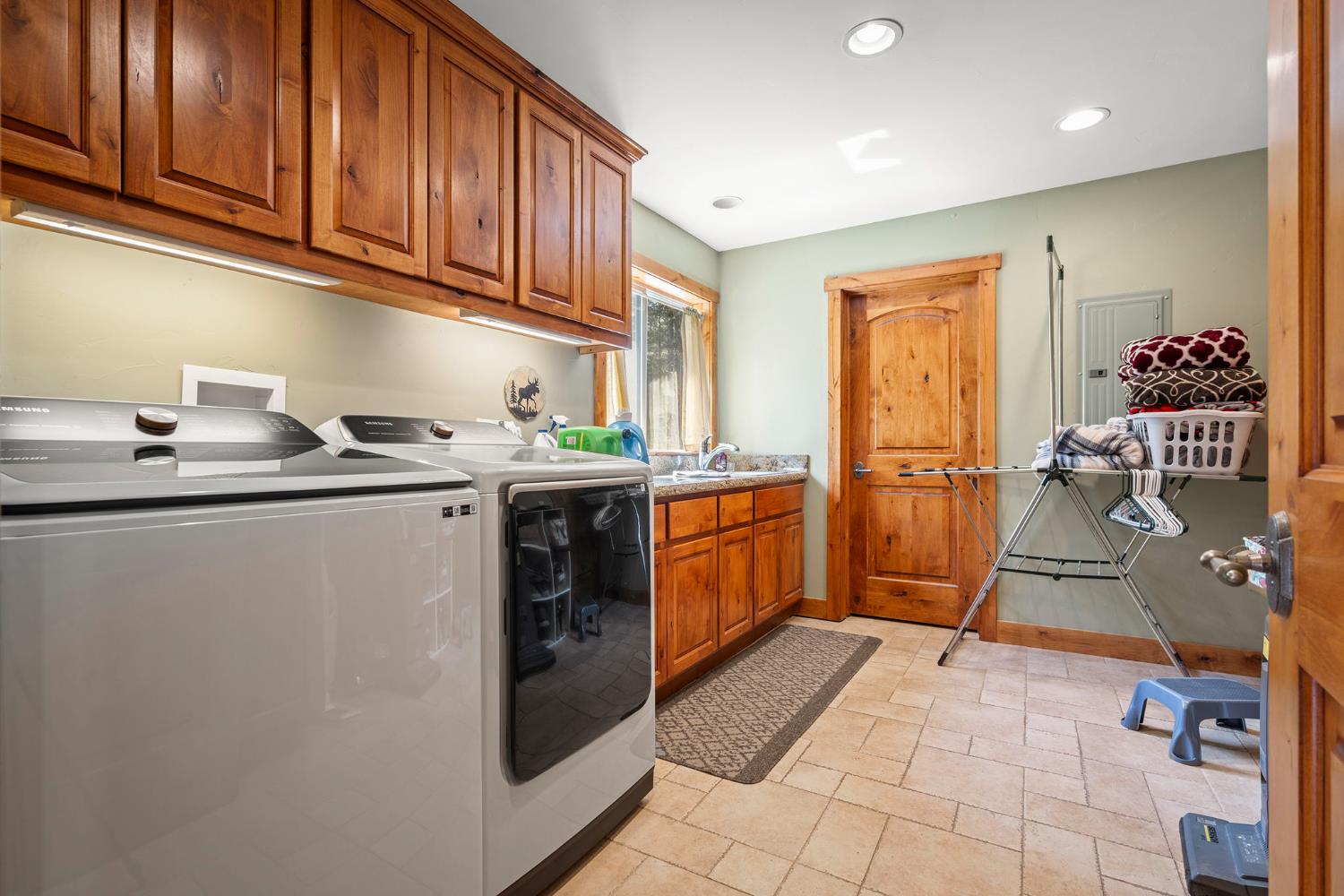 Detail Gallery Image 17 of 36 For 75 Pine Knoll Ct, Portola,  CA 96122 - 2 Beds | 2 Baths