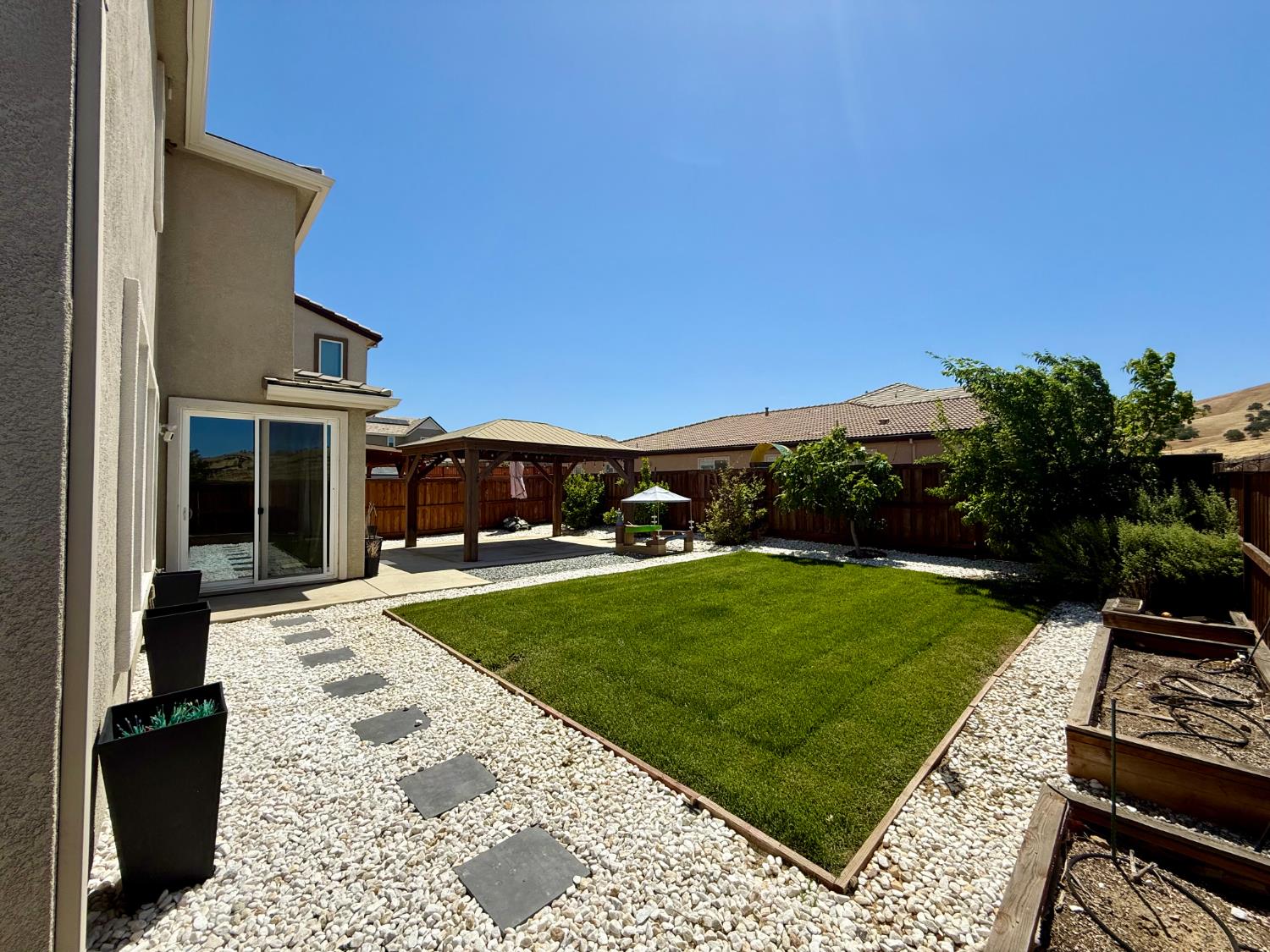 Detail Gallery Image 16 of 47 For 21161 Cabernet Dr, Patterson,  CA 95363 - 5 Beds | 3 Baths