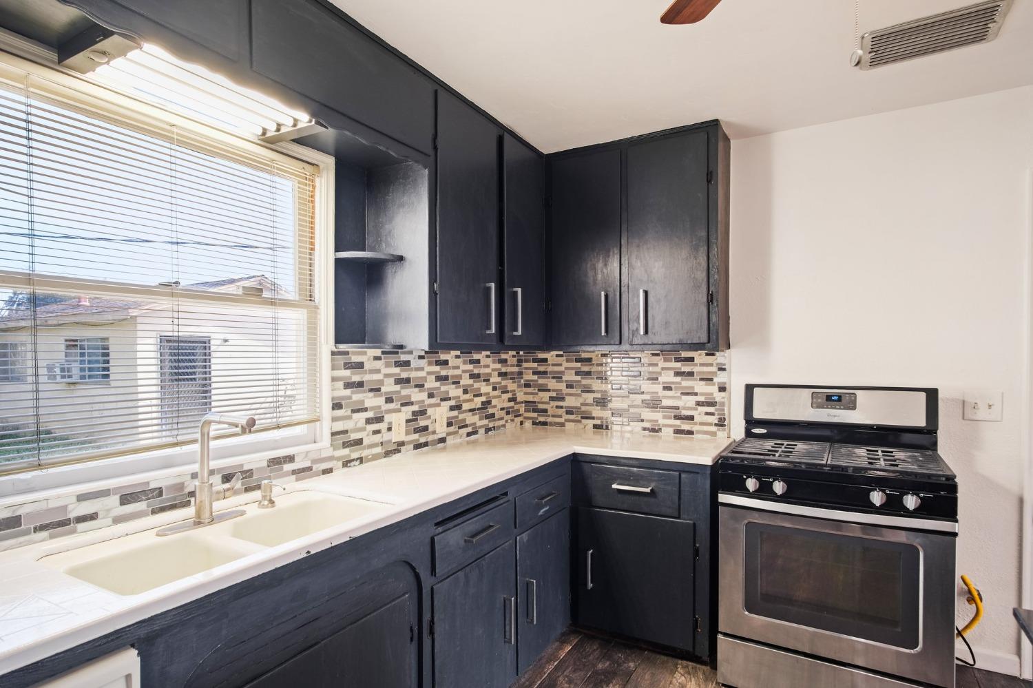 Detail Gallery Image 11 of 31 For 1224 N Central Ave, Modesto,  CA 95351 - 2 Beds | 2 Baths