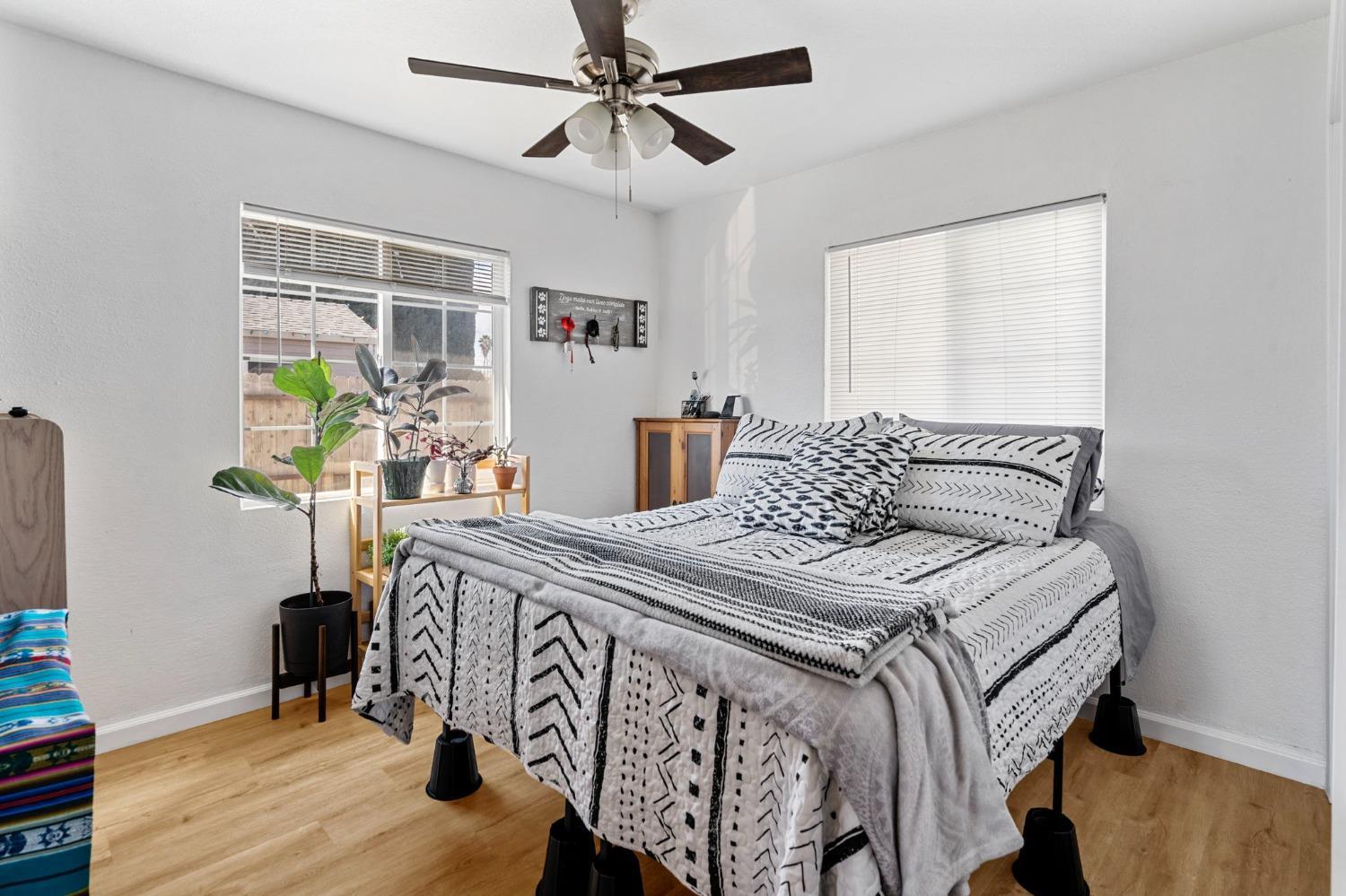 Detail Gallery Image 24 of 31 For 2052 Elmwood Ave, Stockton,  CA 95204 - 2 Beds | 1 Baths