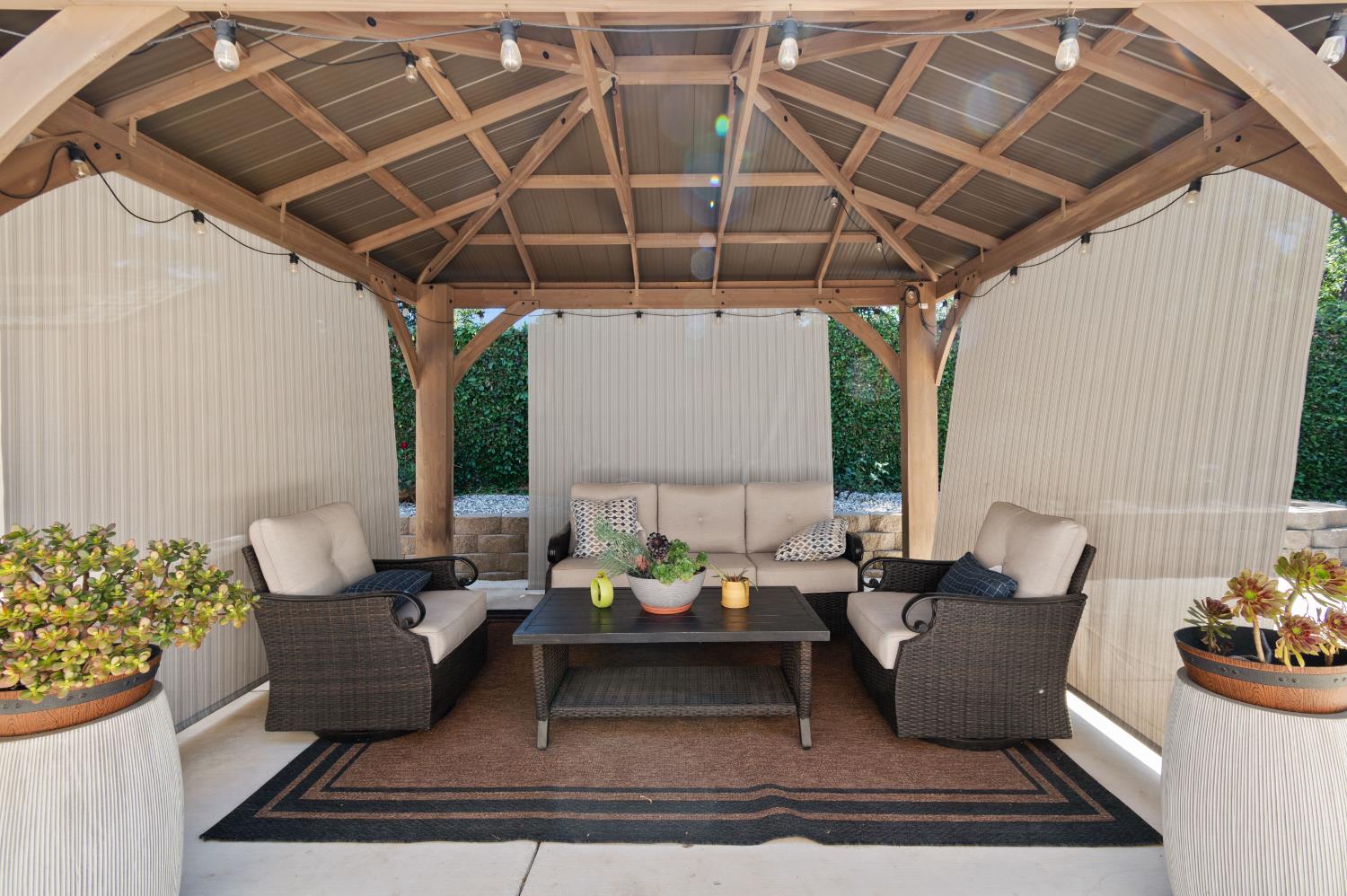 Detail Gallery Image 35 of 42 For 1045 Callander Way, Folsom,  CA 95630 - 4 Beds | 2/1 Baths