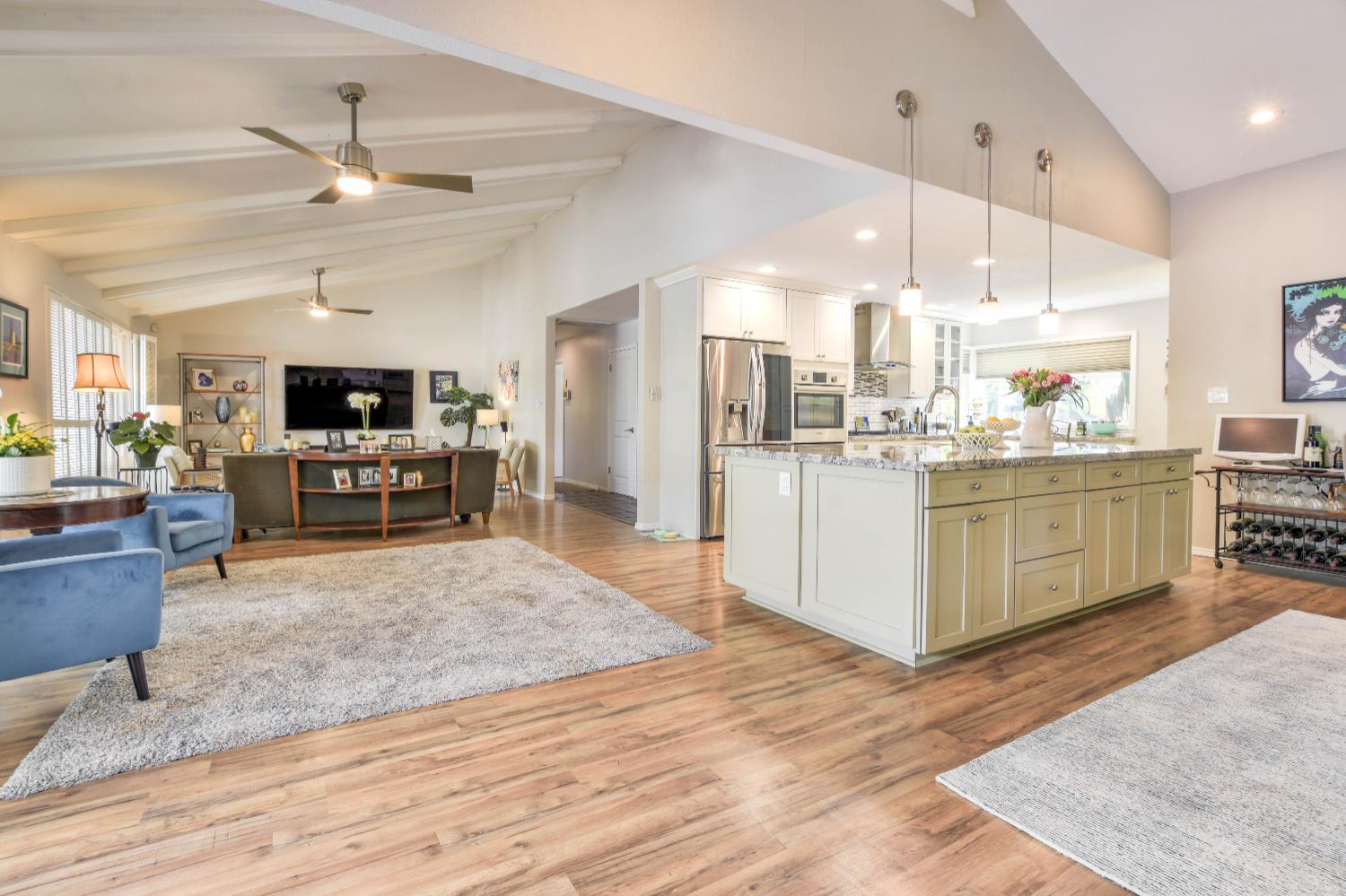 Detail Gallery Image 11 of 46 For 3401 Norris Ave, Sacramento,  CA 95821 - 4 Beds | 2/1 Baths