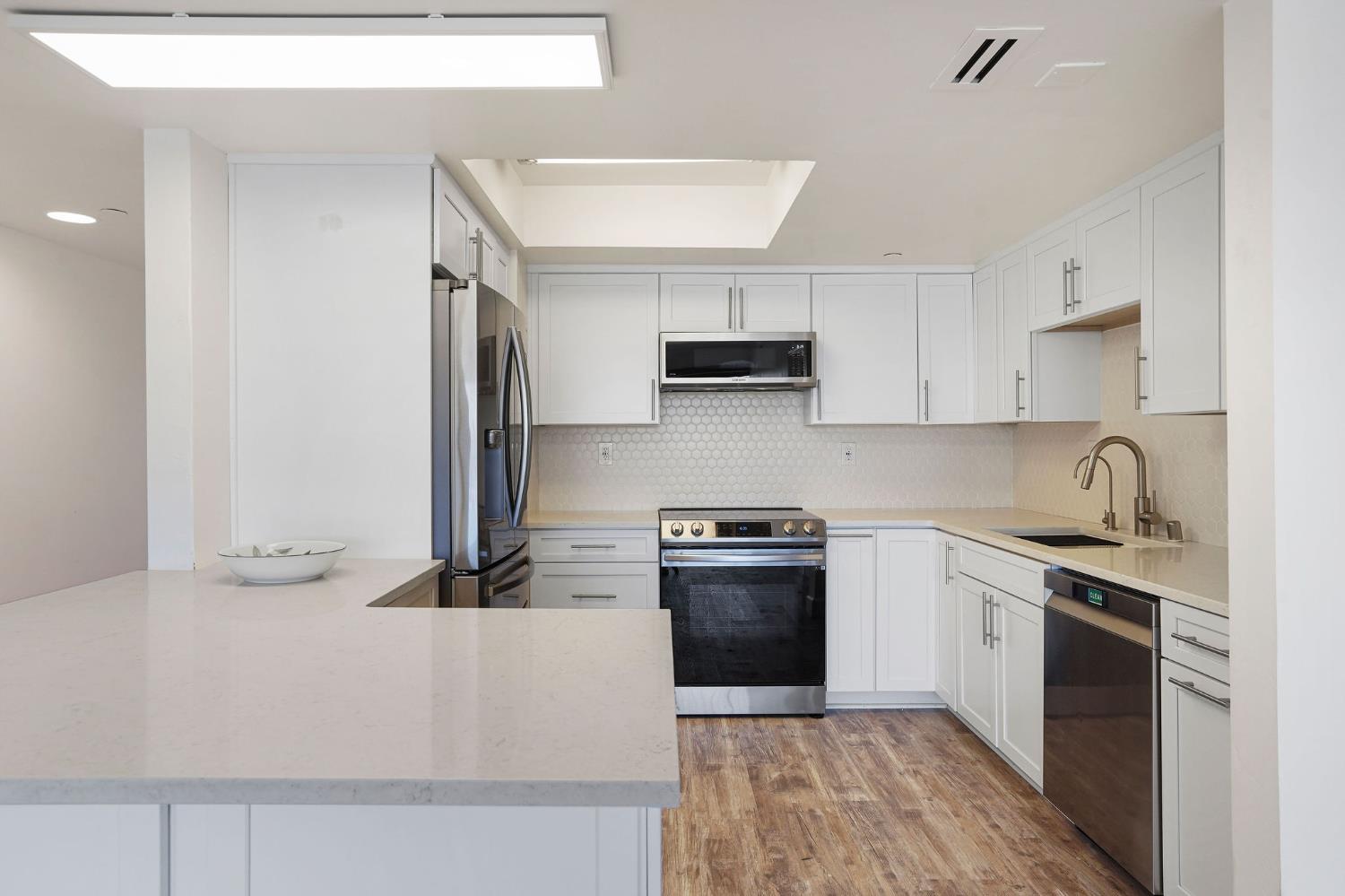 Photo #13: 225065069 Listing: Photo #13