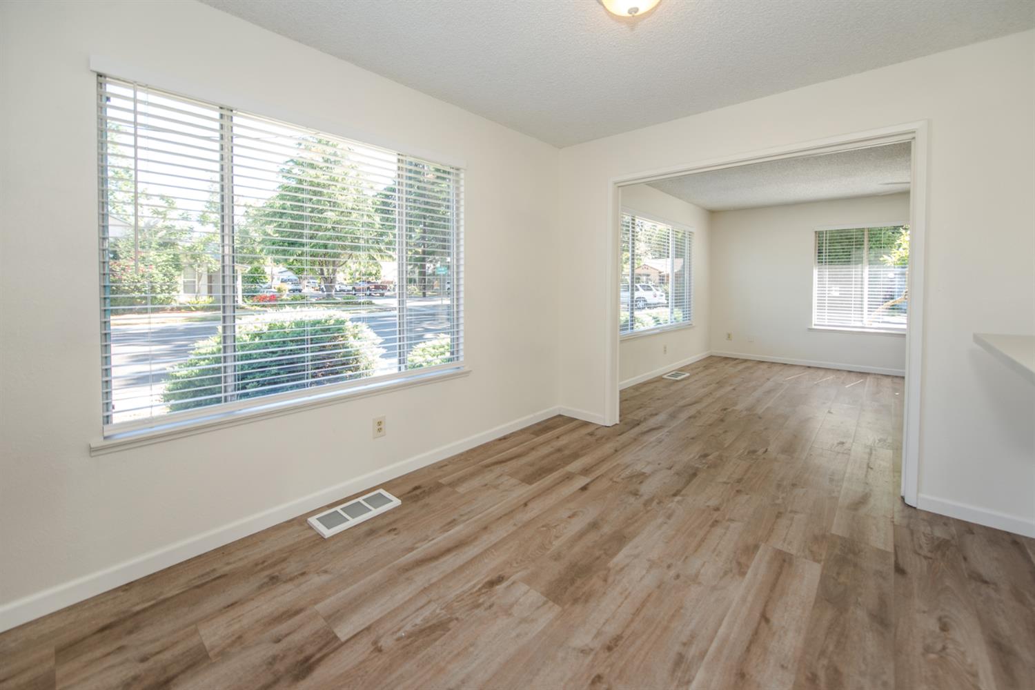 Detail Gallery Image 12 of 62 For 744 Cleveland, Woodland,  CA 95695 - 3 Beds | 2/1 Baths