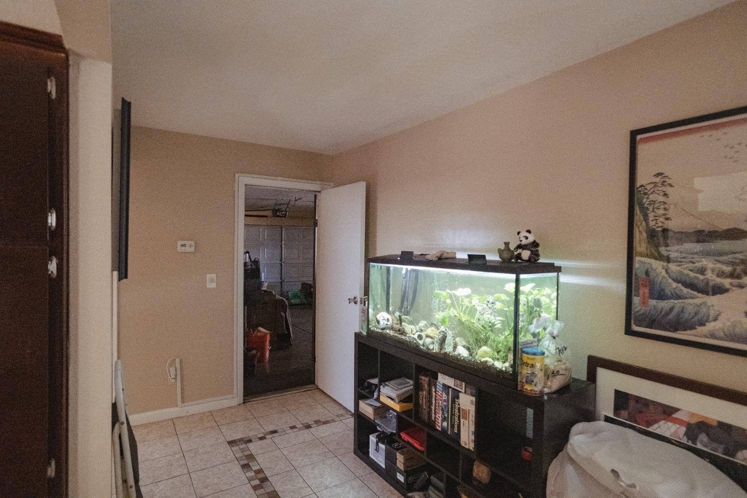 Detail Gallery Image 9 of 35 For 310 Buena Vista Ct, Merced,  CA 95348 - 4 Beds | 2/1 Baths
