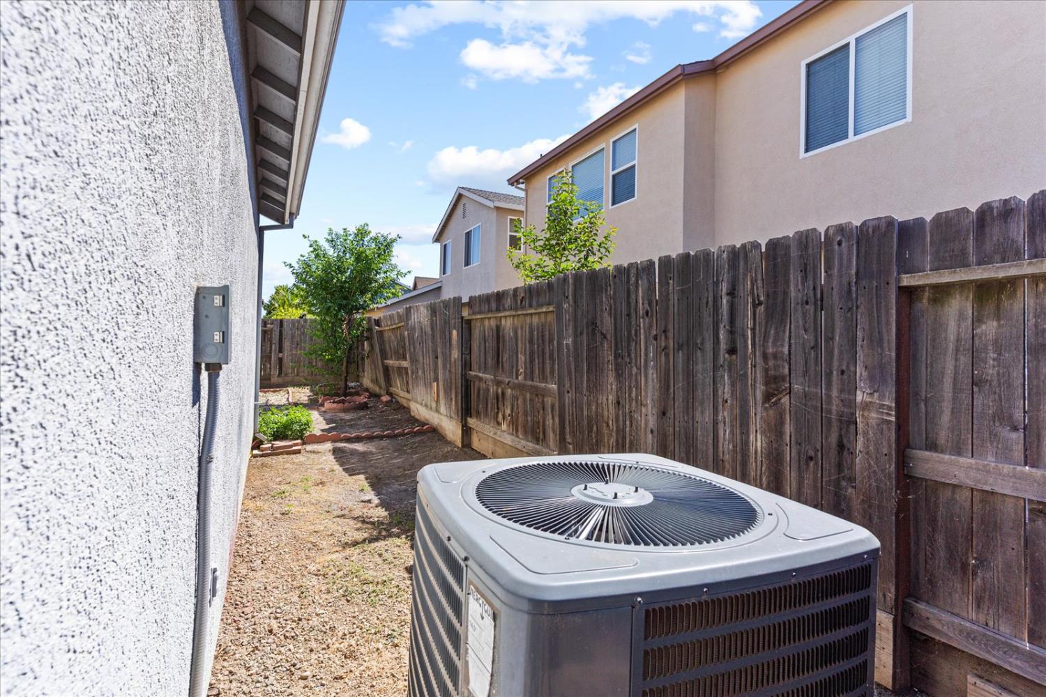 Detail Gallery Image 53 of 63 For 156 Bristol Way, Yuba City,  CA 95993 - 5 Beds | 2/1 Baths