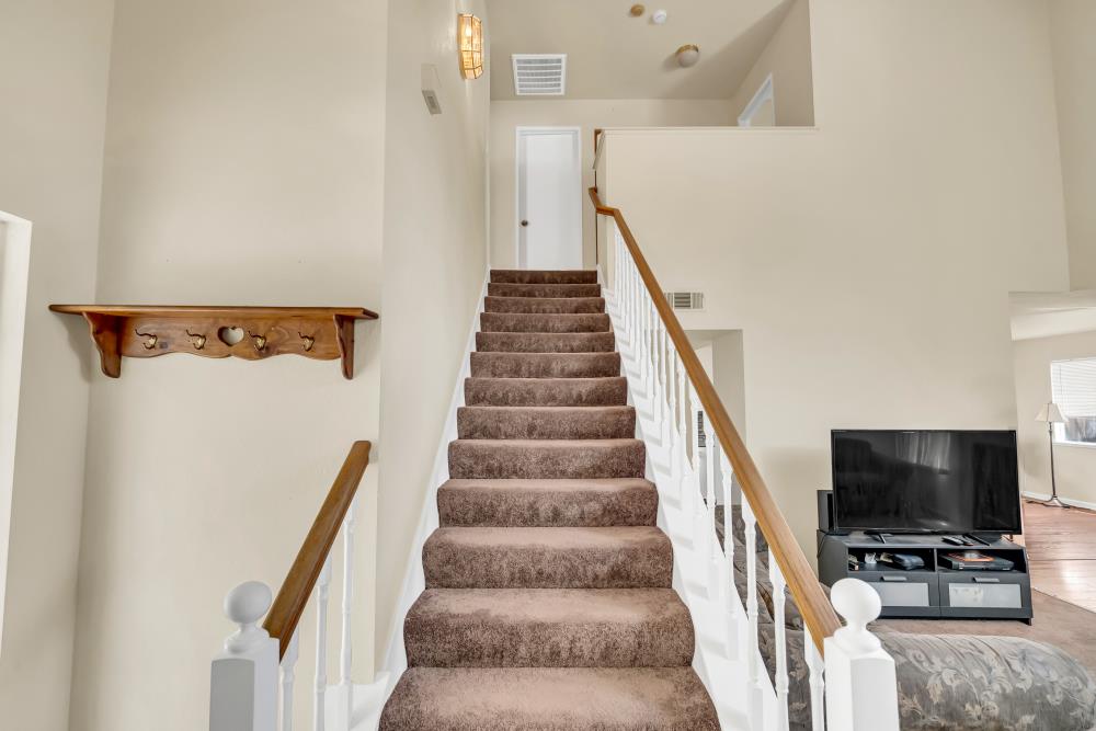 Detail Gallery Image 22 of 46 For 9004 Beryl Creek Way, Elk Grove,  CA 95758 - 3 Beds | 2/1 Baths