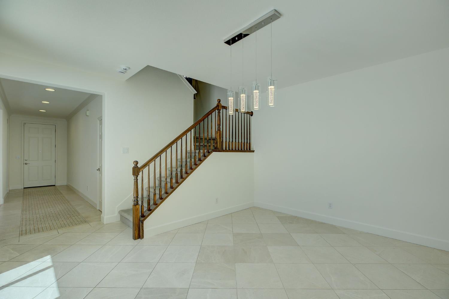 Detail Gallery Image 9 of 43 For 2229 Eastwood Dr, Roseville,  CA 95747 - 4 Beds | 3 Baths