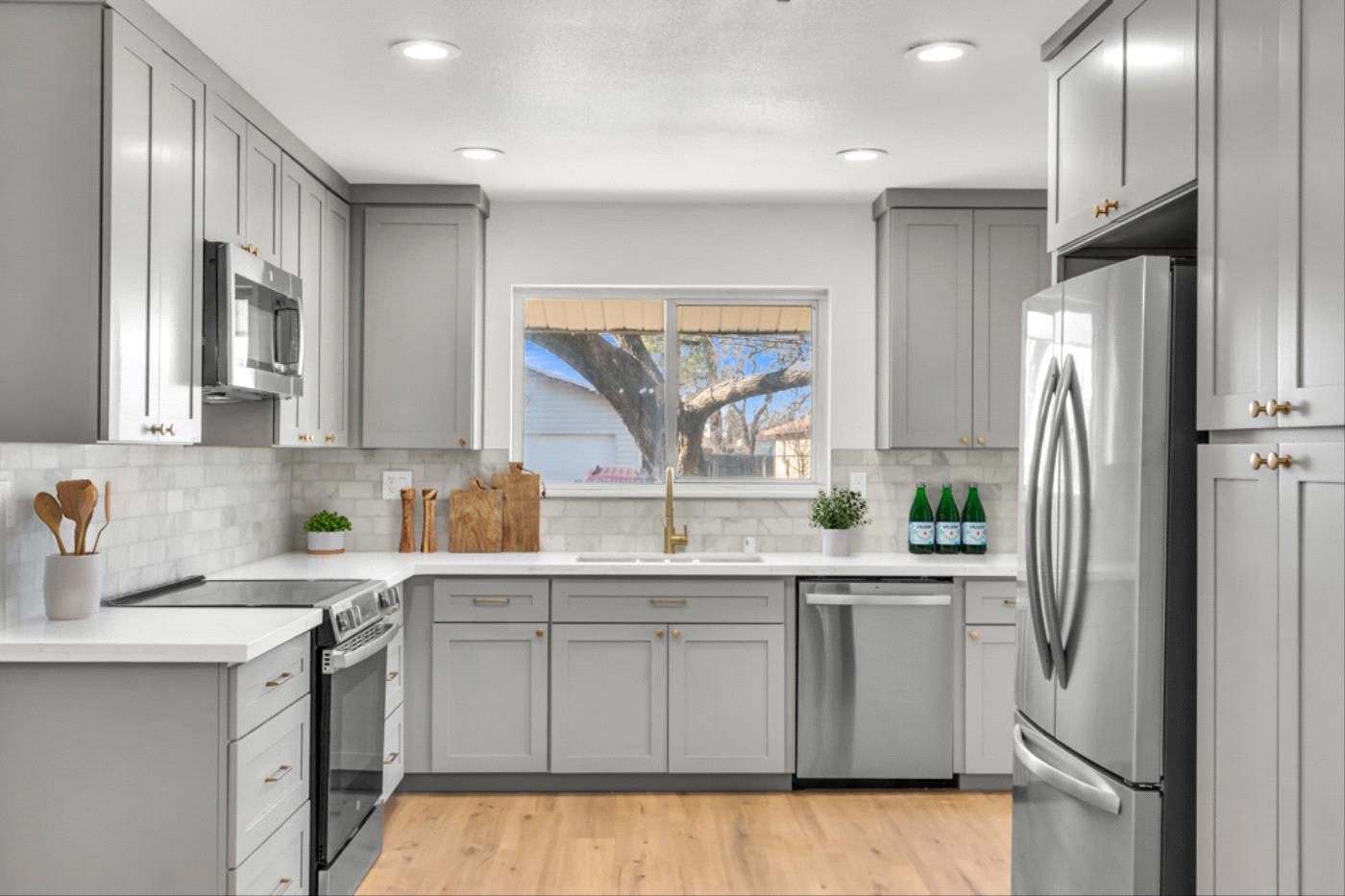 Detail Gallery Image 5 of 43 For 10518 Mills Acres Cir, Rancho Cordova,  CA 95670 - 3 Beds | 2 Baths