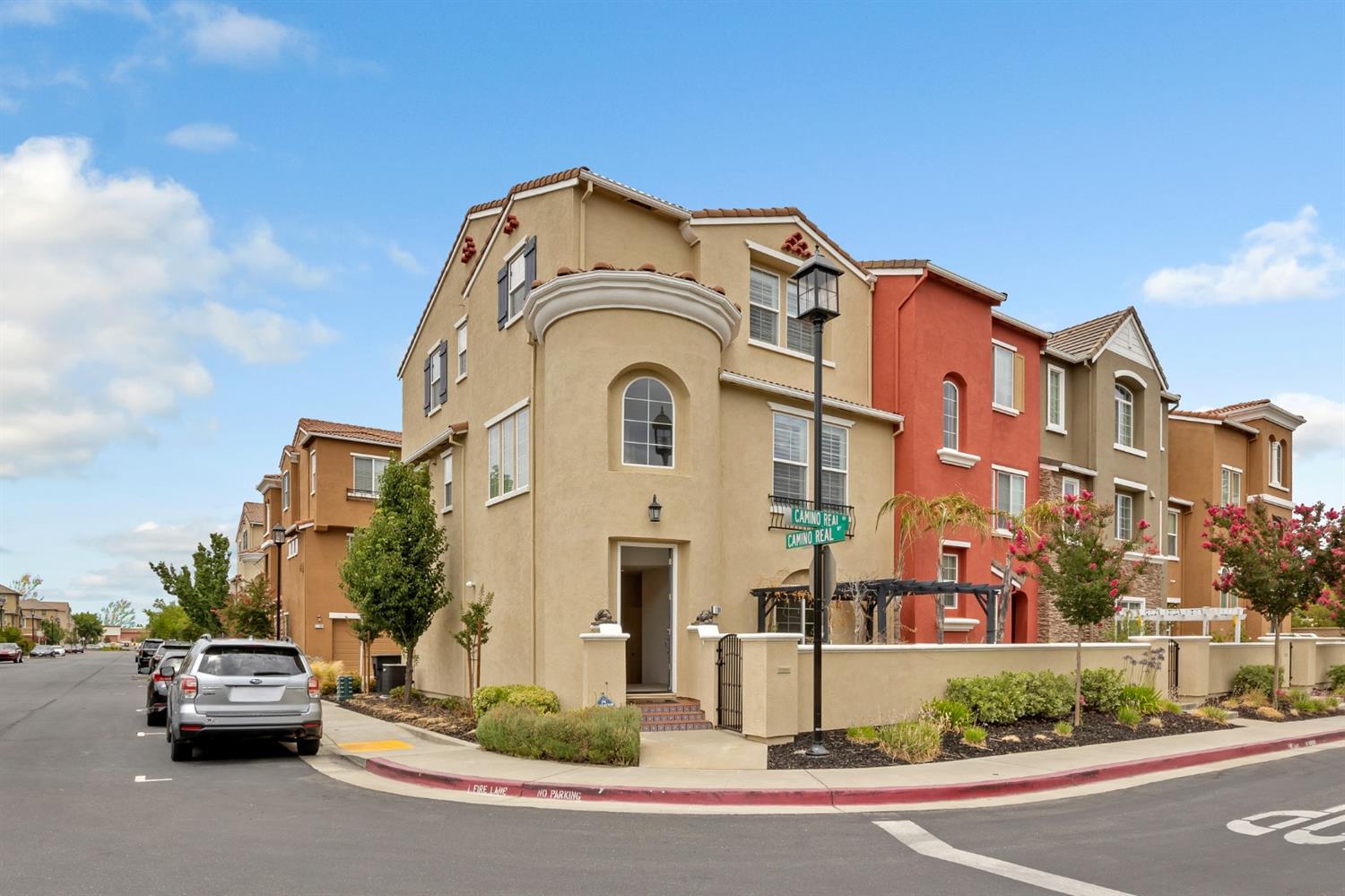Detail Gallery Image 3 of 37 For 1708 Camino Real Way, Roseville,  CA 95747 - 3 Beds | 3/1 Baths