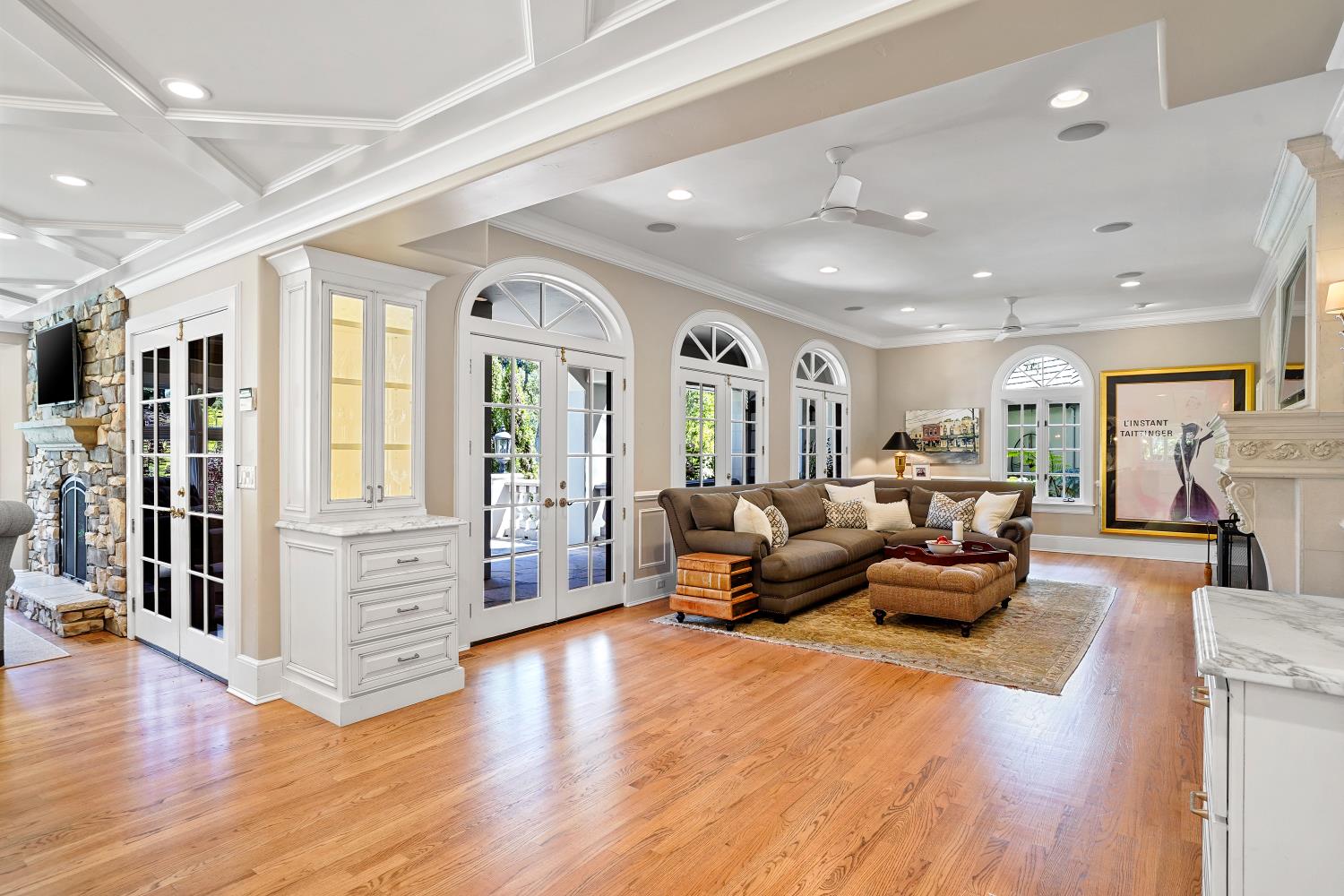 Detail Gallery Image 18 of 89 For 510 Knightsbridge Ln, Sacramento,  CA 95864 - 6 Beds | 4/1 Baths