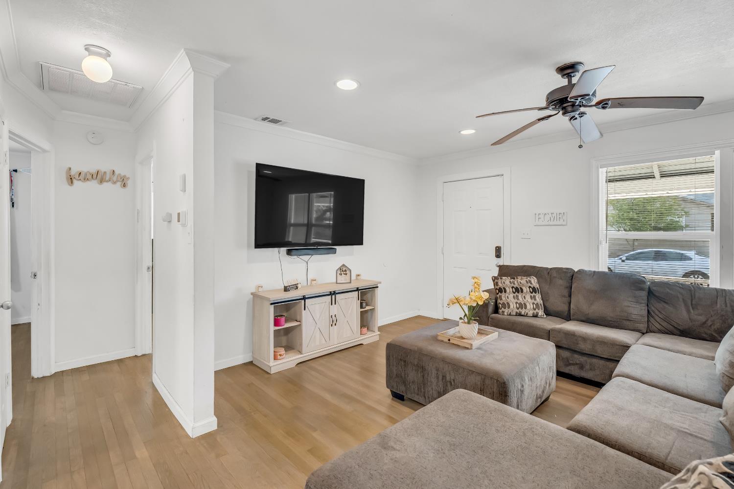 Detail Gallery Image 7 of 33 For 3520 San Jose Way, Sacramento,  CA 95817 - 2 Beds | 1 Baths
