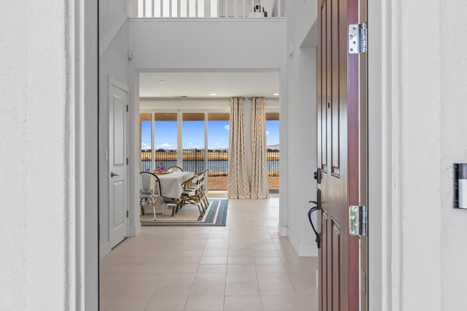 Detail Gallery Image 5 of 48 For 1674 Locksley Dr, Lathrop,  CA 95330 - 4 Beds | 3 Baths