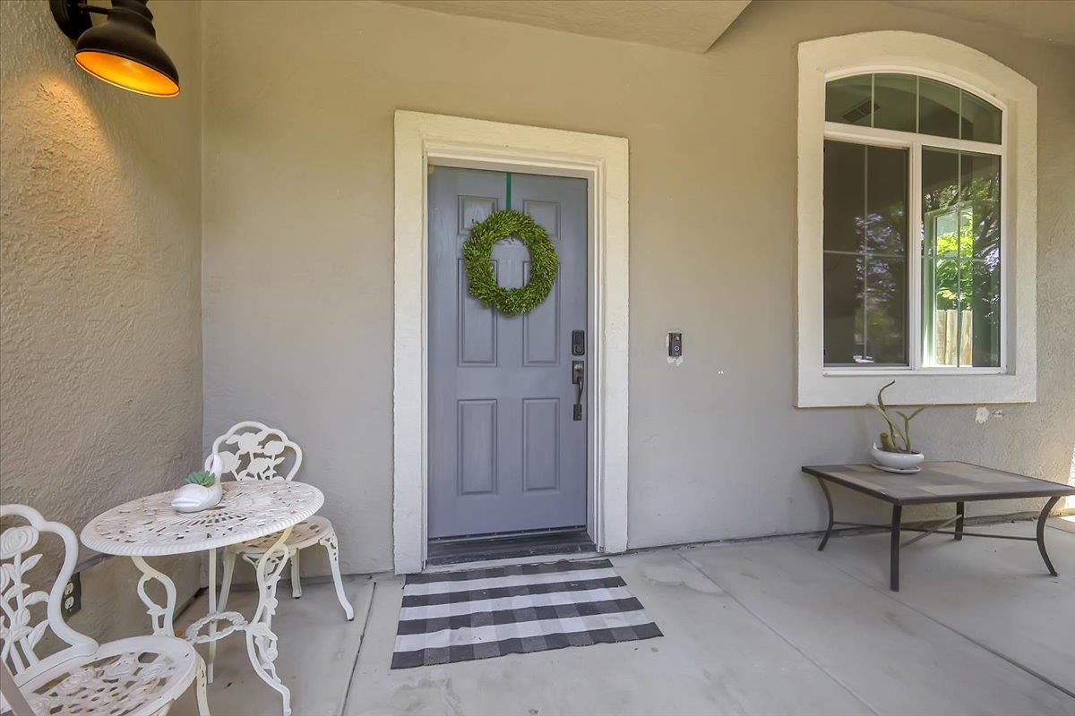 Detail Gallery Image 4 of 47 For 2189 Stonewater Dr, Yuba City,  CA 95991 - 4 Beds | 2/1 Baths