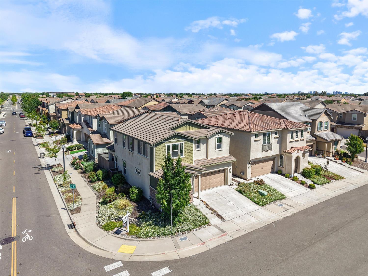 Detail Gallery Image 3 of 43 For 3801 Lake Katie Way, Sacramento,  CA 95834 - 4 Beds | 3 Baths