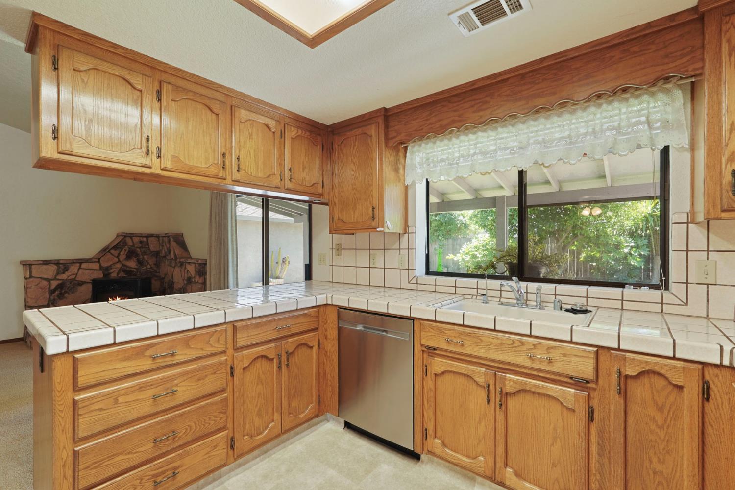 Detail Gallery Image 21 of 45 For 1268 Pheasant Hollow Way, Manteca,  CA 95336 - 3 Beds | 2 Baths