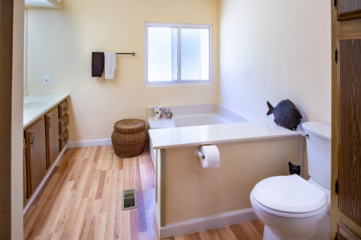 Detail Gallery Image 27 of 44 For 22133 Trotter, Grass Valley,  CA 95949 - 2 Beds | 2 Baths