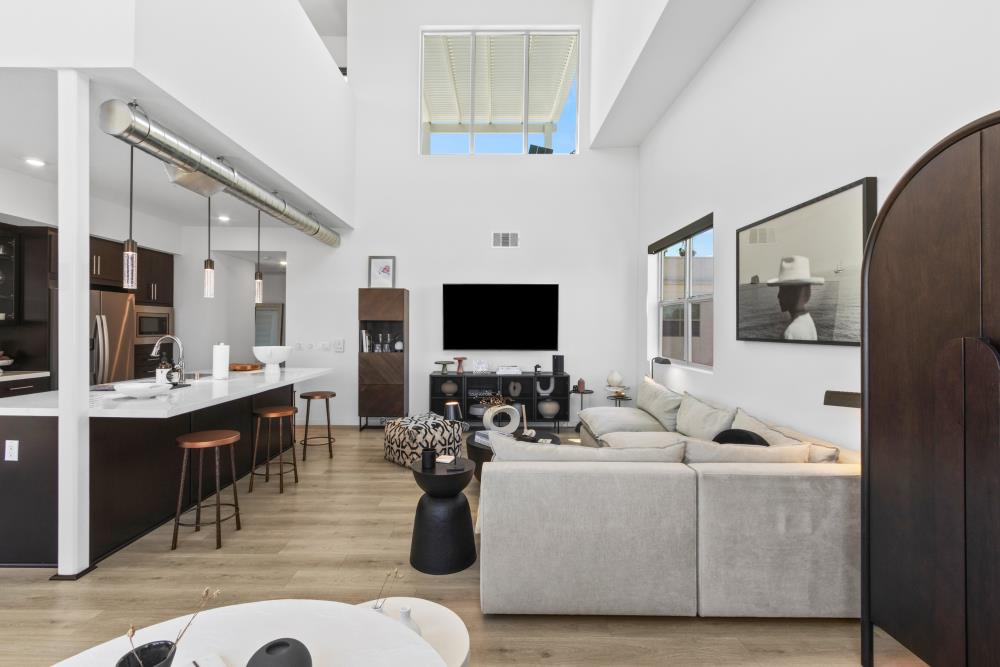 Detail Gallery Image 16 of 73 For 451 Tailoff Ln #401,  Sacramento,  CA 95818 - 2 Beds | 3 Baths