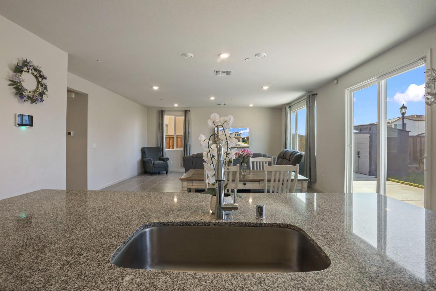 Detail Gallery Image 19 of 64 For 6925 Foraker Dr, Stockton,  CA 95219 - 5 Beds | 3/1 Baths