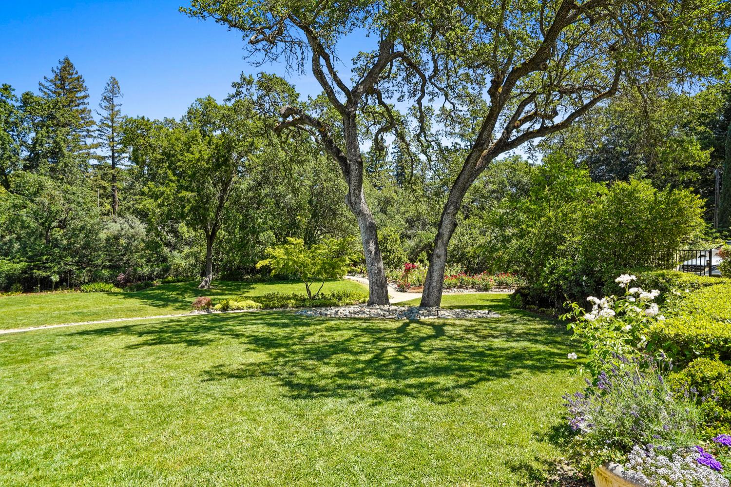 Detail Gallery Image 66 of 89 For 510 Knightsbridge Ln, Sacramento,  CA 95864 - 6 Beds | 4/1 Baths