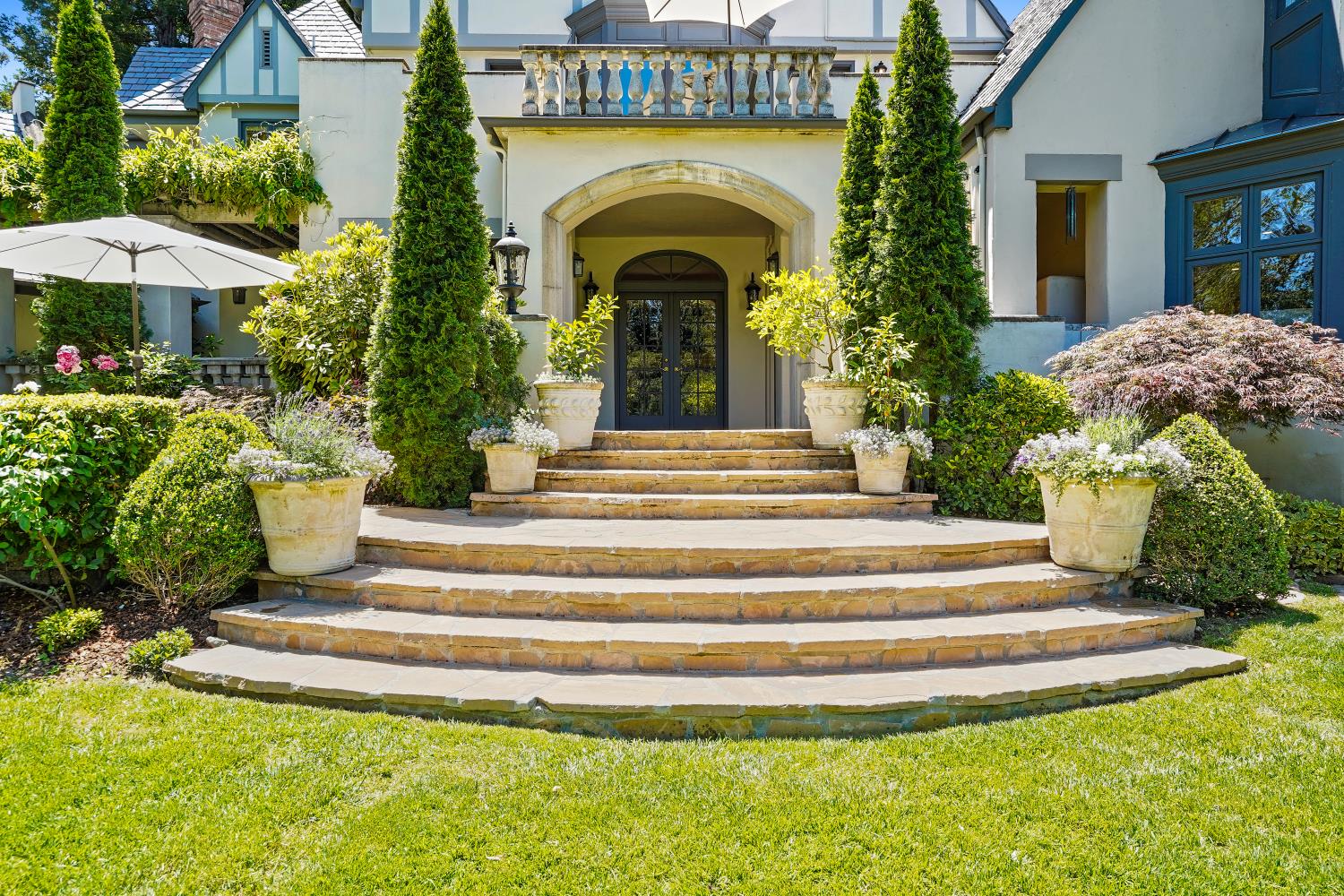 Detail Gallery Image 4 of 89 For 510 Knightsbridge Ln, Sacramento,  CA 95864 - 6 Beds | 4/1 Baths