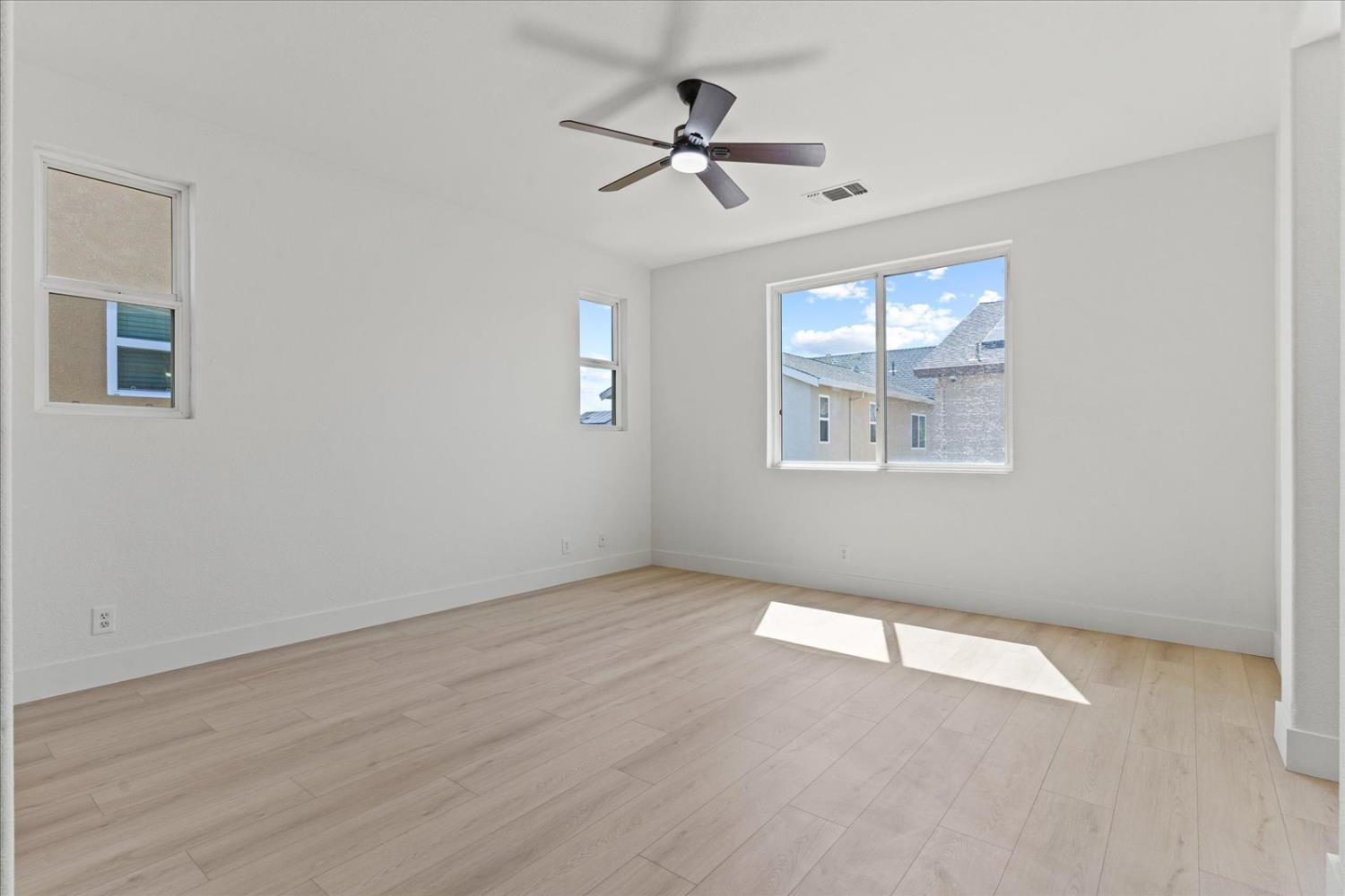 Detail Gallery Image 41 of 63 For 156 Bristol Way, Yuba City,  CA 95993 - 5 Beds | 2/1 Baths