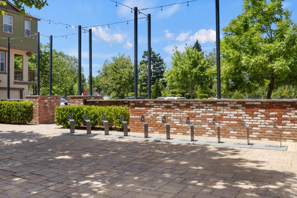 Detail Gallery Image 59 of 73 For 451 Tailoff Ln #401,  Sacramento,  CA 95818 - 2 Beds | 3 Baths