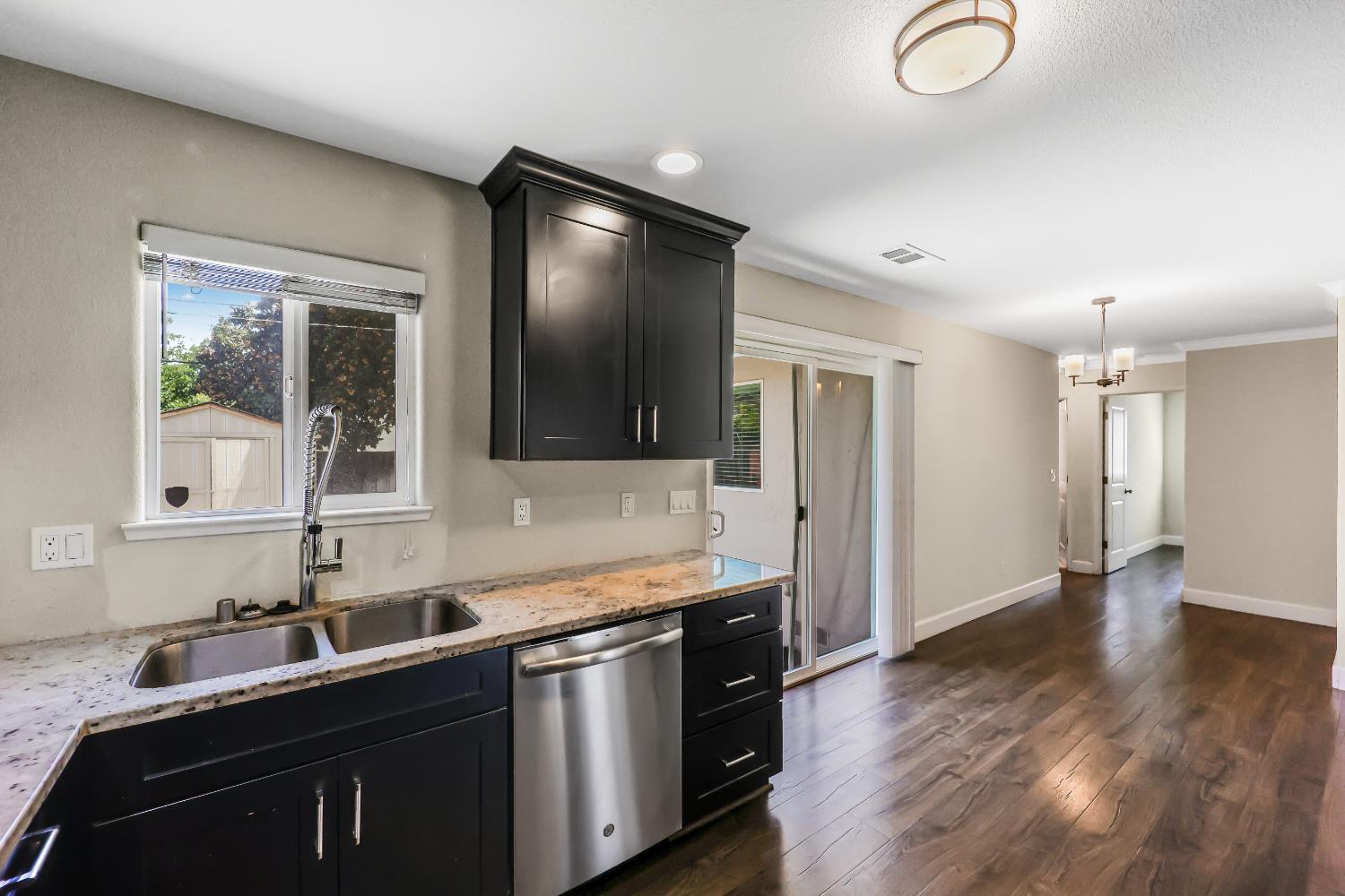 Detail Gallery Image 10 of 33 For 3498 Pitcairn Way, San Jose,  CA 95111 - 3 Beds | 2 Baths