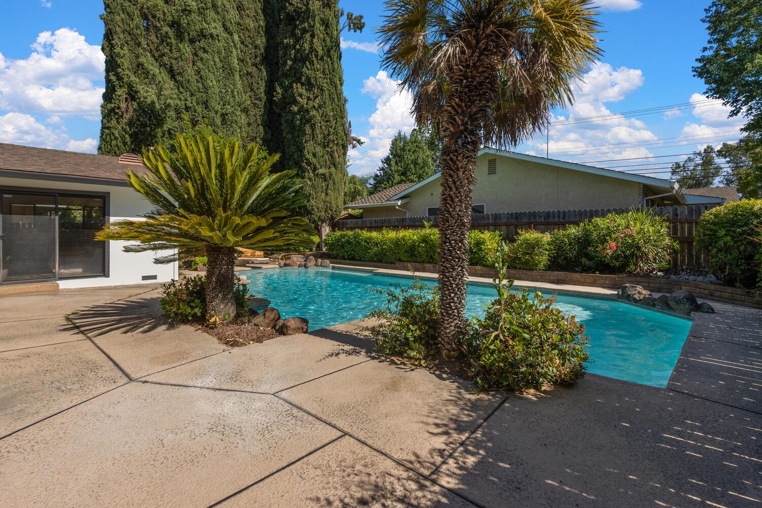 Detail Gallery Image 34 of 39 For 3300 Club Ln, Sacramento,  CA 95821 - 4 Beds | 2/1 Baths