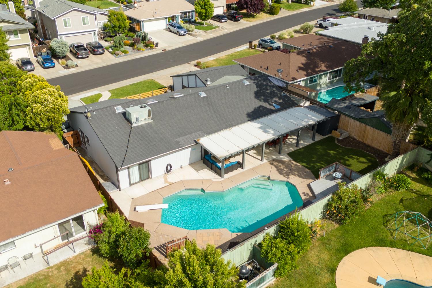Detail Gallery Image 57 of 70 For 3201 Kaiser Way, Carmichael,  CA 95608 - 4 Beds | 3 Baths