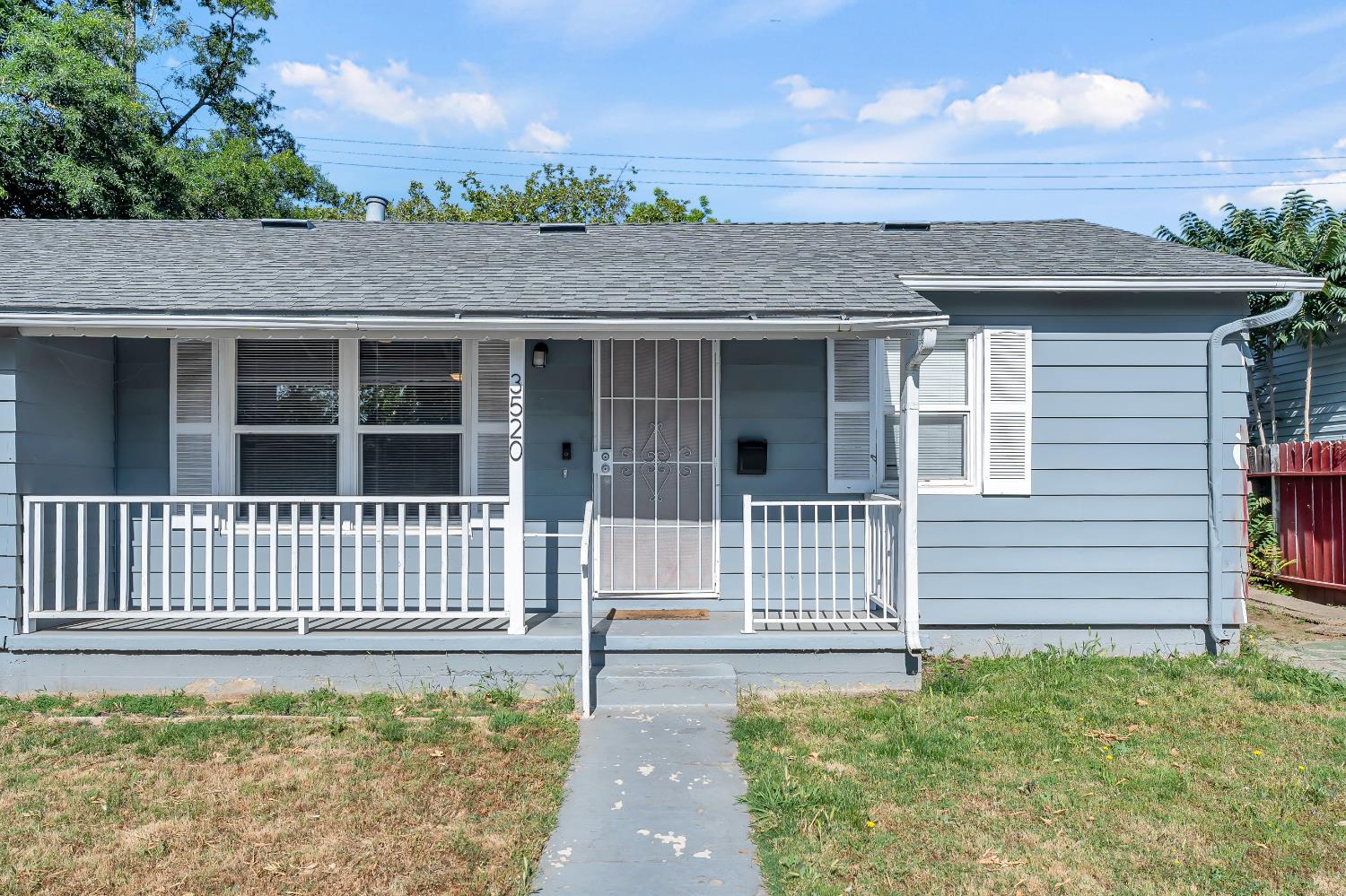 Detail Gallery Image 3 of 33 For 3520 San Jose Way, Sacramento,  CA 95817 - 2 Beds | 1 Baths