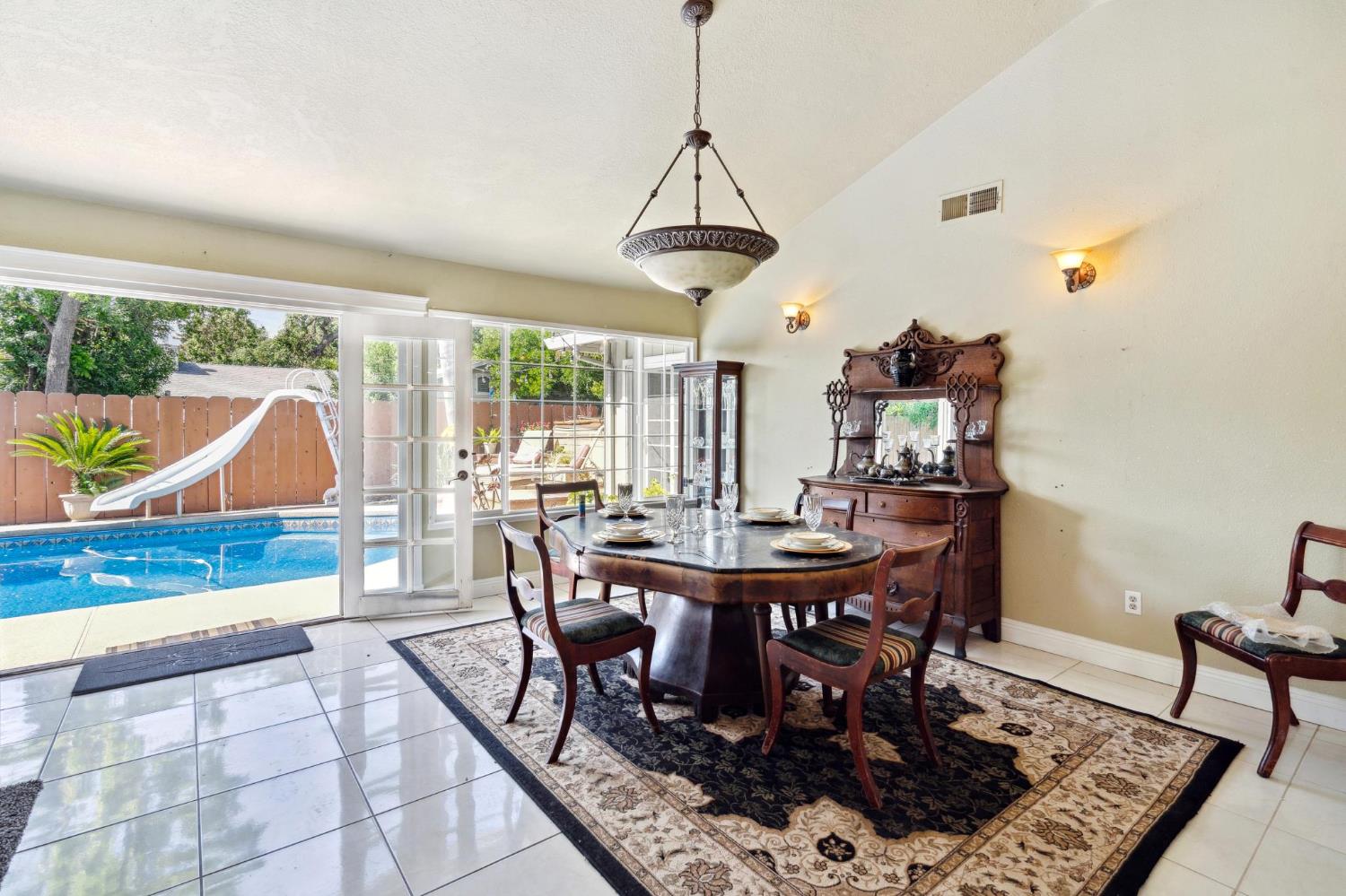 Detail Gallery Image 12 of 24 For 1428 Chelsea Way, Stockton,  CA 95209 - 3 Beds | 2 Baths