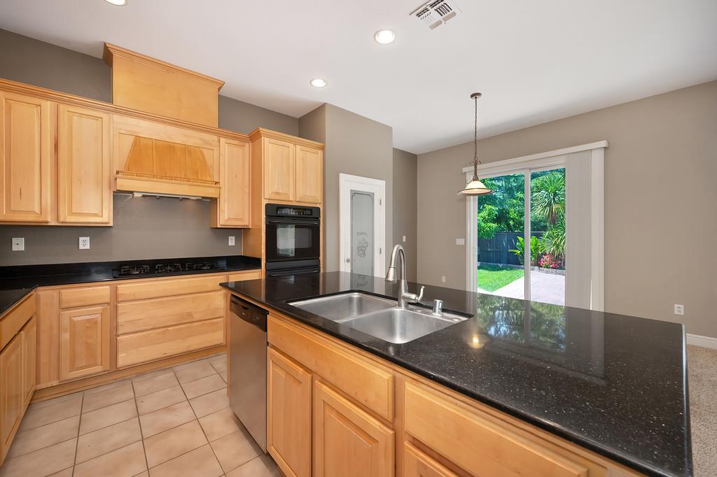 Detail Gallery Image 31 of 87 For 5729 Northborough Dr, Sacramento,  CA 95835 - 4 Beds | 3/1 Baths
