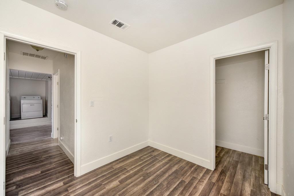 Detail Gallery Image 8 of 34 For 3946 23rd Ave, Sacramento,  CA 95820 - – Beds | – Baths
