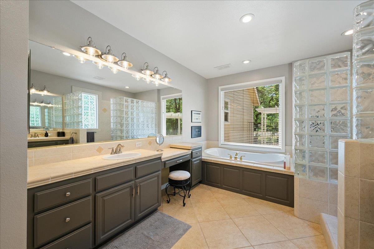 Detail Gallery Image 31 of 69 For 2951 N Shingle Rd, Shingle Springs,  CA 95682 - 3 Beds | 3 Baths