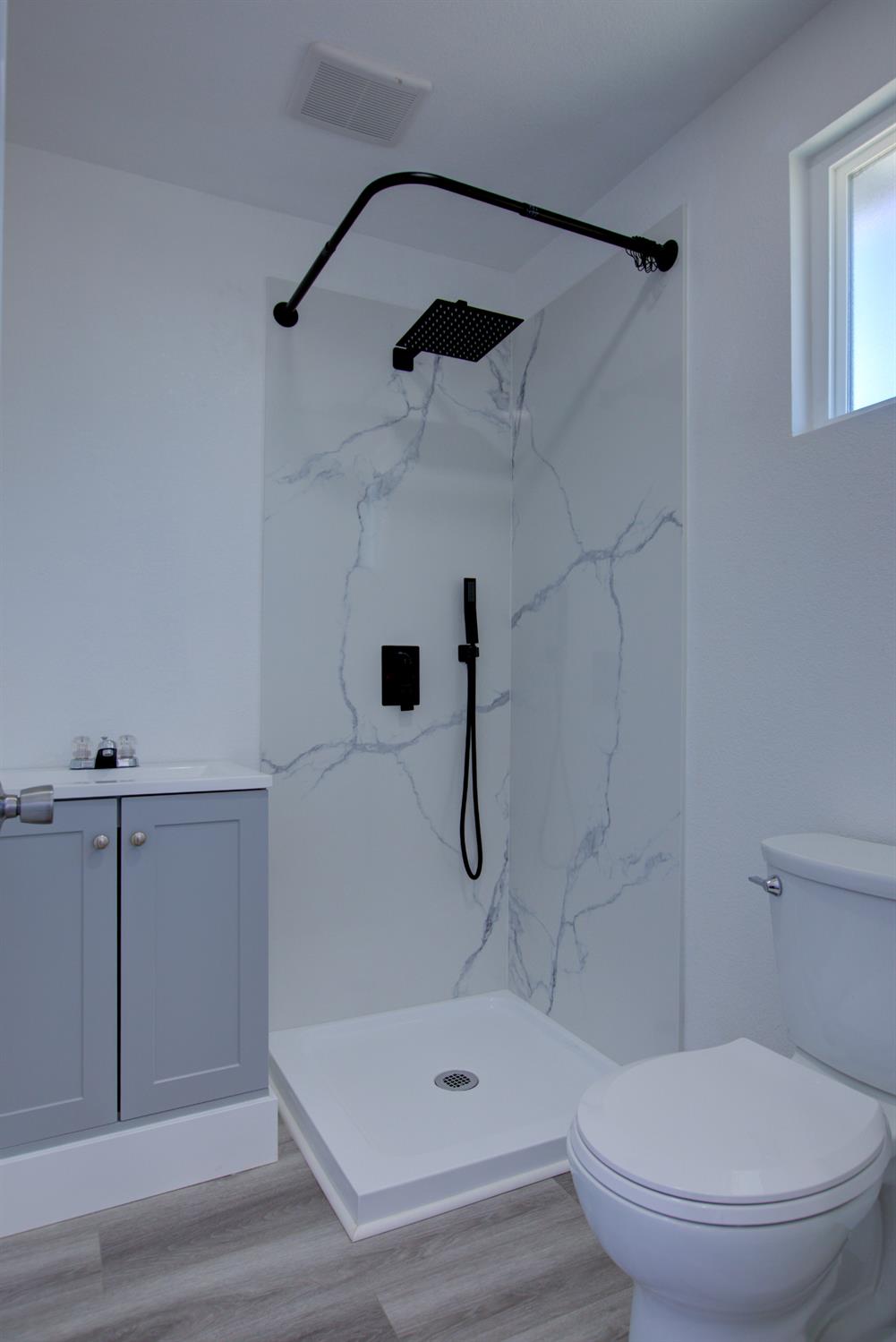 Detail Gallery Image 17 of 21 For 12337 W Main St, Turlock,  CA 95380 - 1 Beds | 2 Baths