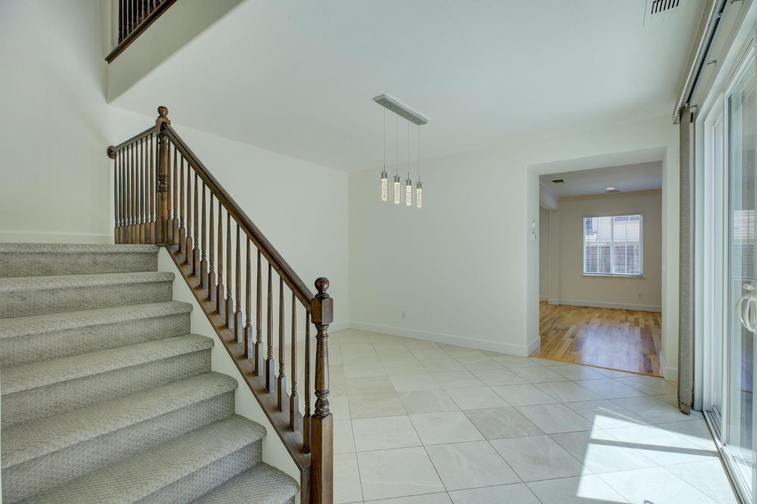 Detail Gallery Image 8 of 43 For 2229 Eastwood Dr, Roseville,  CA 95747 - 4 Beds | 3 Baths