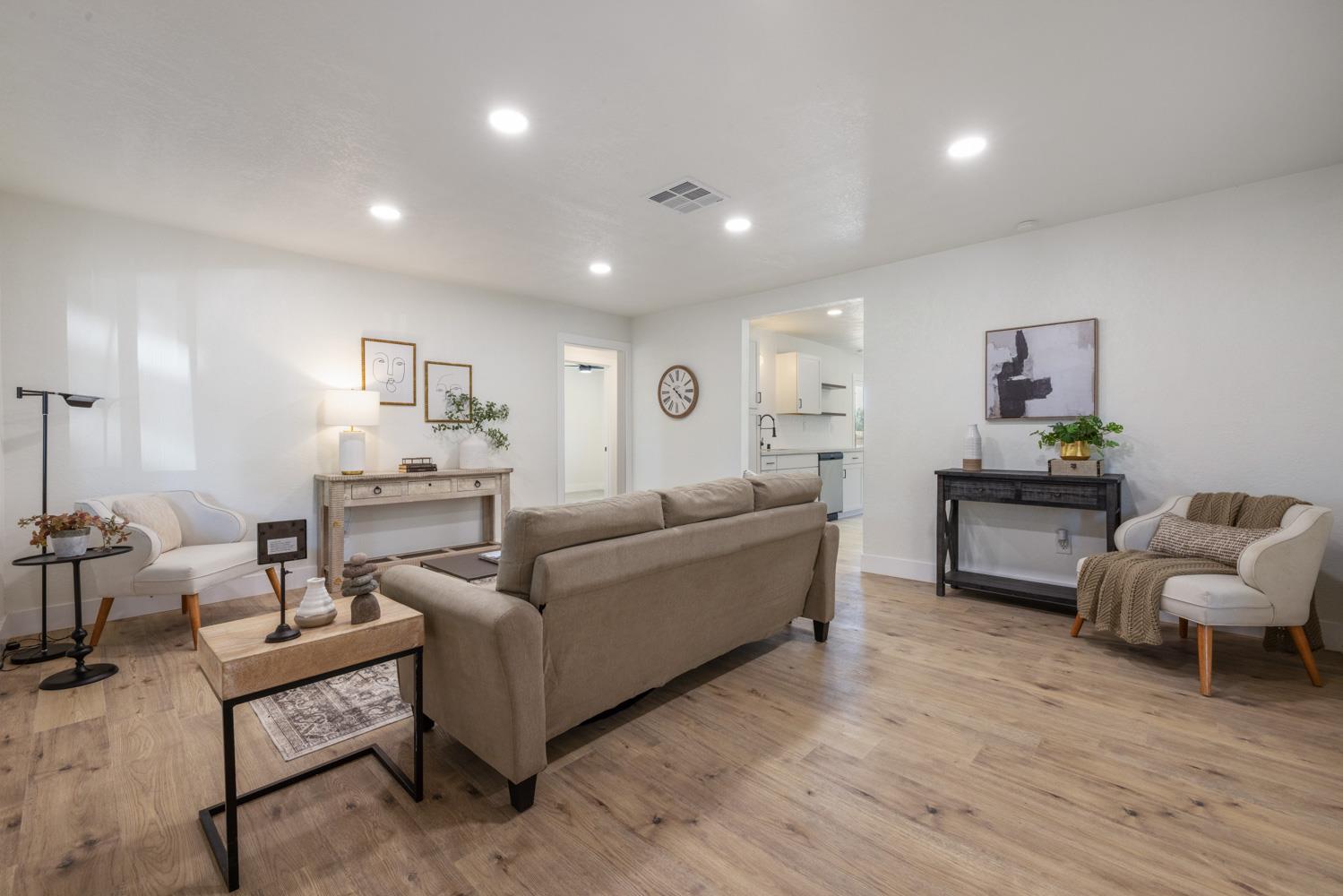 Detail Gallery Image 7 of 49 For 2048 Nord Ave, Stockton,  CA 95215 - 3 Beds | 2 Baths