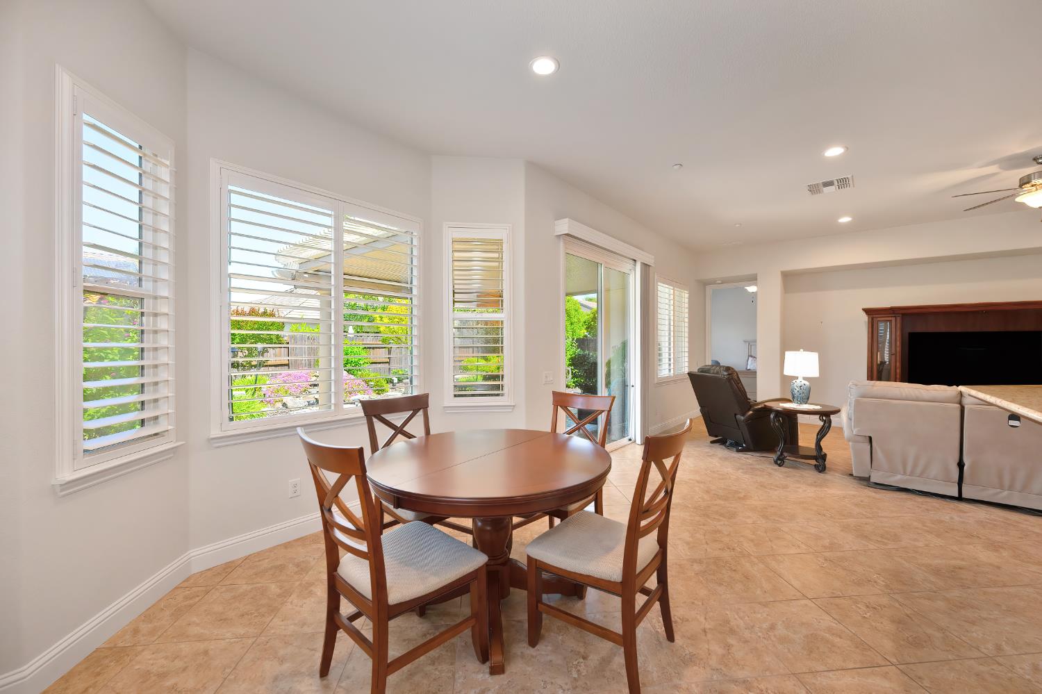 Detail Gallery Image 16 of 57 For 224 Aske Ct, Roseville,  CA 95747 - 3 Beds | 2 Baths