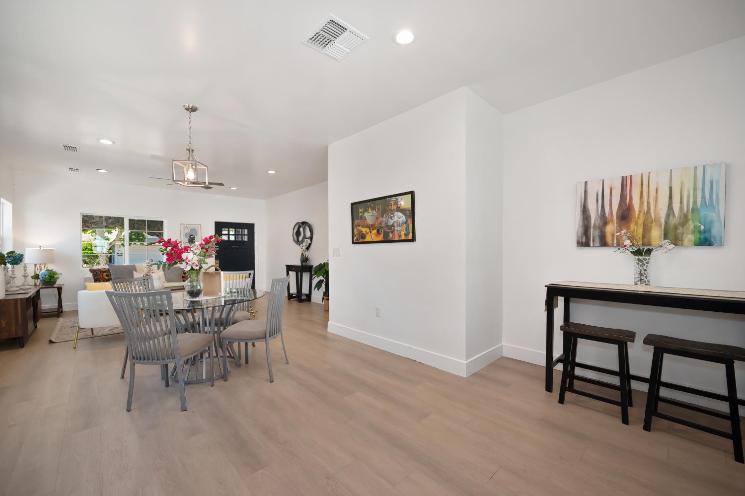 Detail Gallery Image 11 of 27 For 2391 Beaumont St, Sacramento,  CA 95815 - 2 Beds | 2 Baths