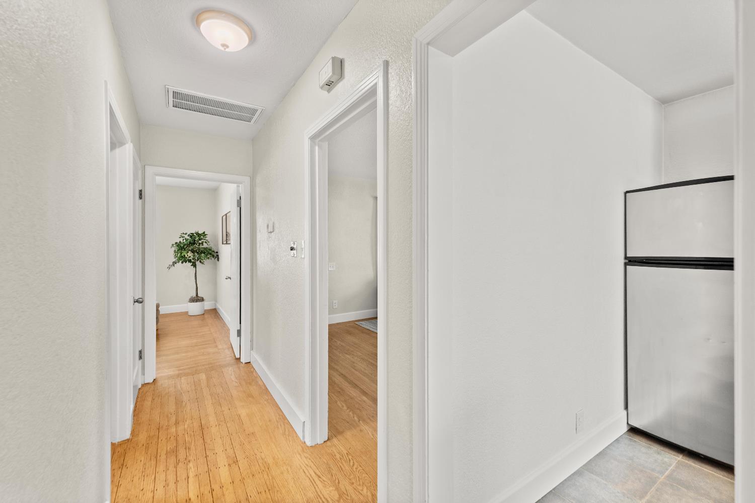 Detail Gallery Image 21 of 51 For 3914 12th Ave, Sacramento,  CA 95817 - 2 Beds | 1 Baths