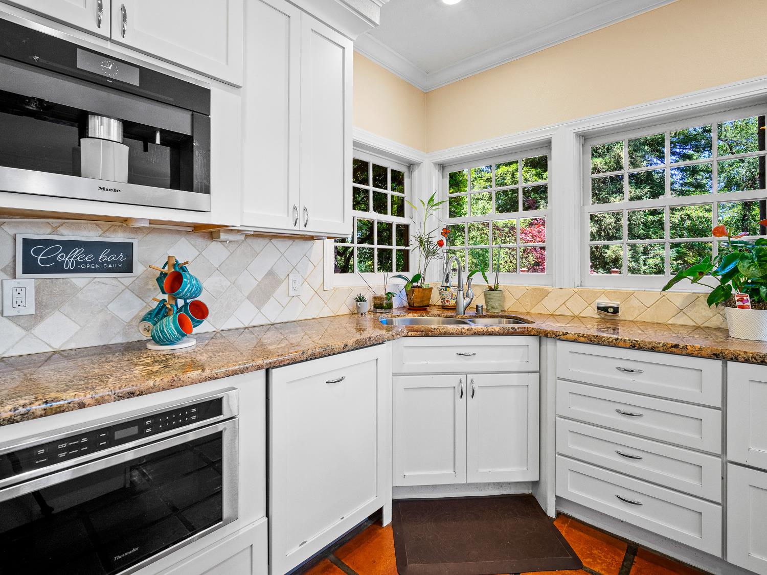 Detail Gallery Image 48 of 85 For 6809 Stanley Ave, Carmichael,  CA 95608 - 5 Beds | 4 Baths