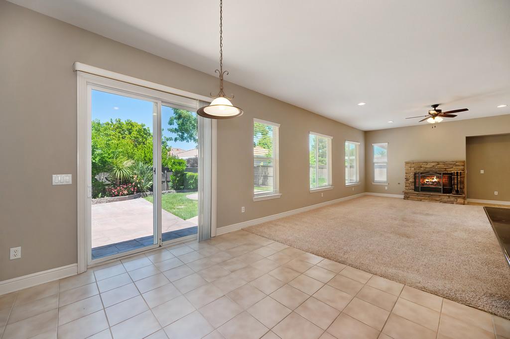 Detail Gallery Image 35 of 87 For 5729 Northborough Dr, Sacramento,  CA 95835 - 4 Beds | 3/1 Baths