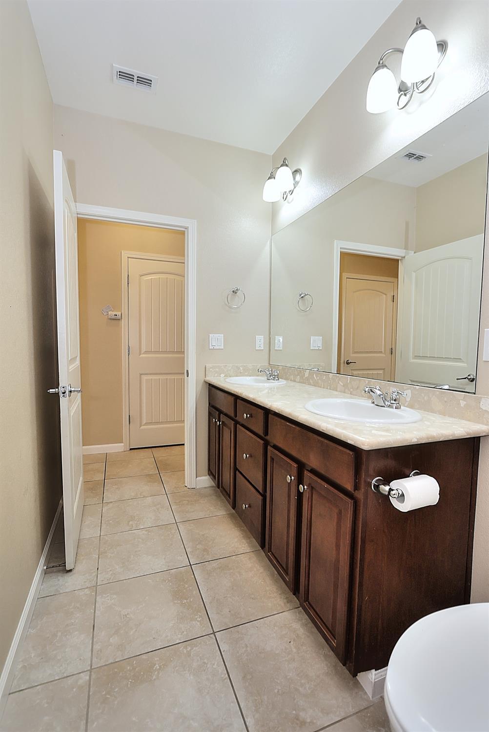 Detail Gallery Image 37 of 57 For 8012 Spiess Ct, Elk Grove,  CA 95757 - 4 Beds | 2 Baths