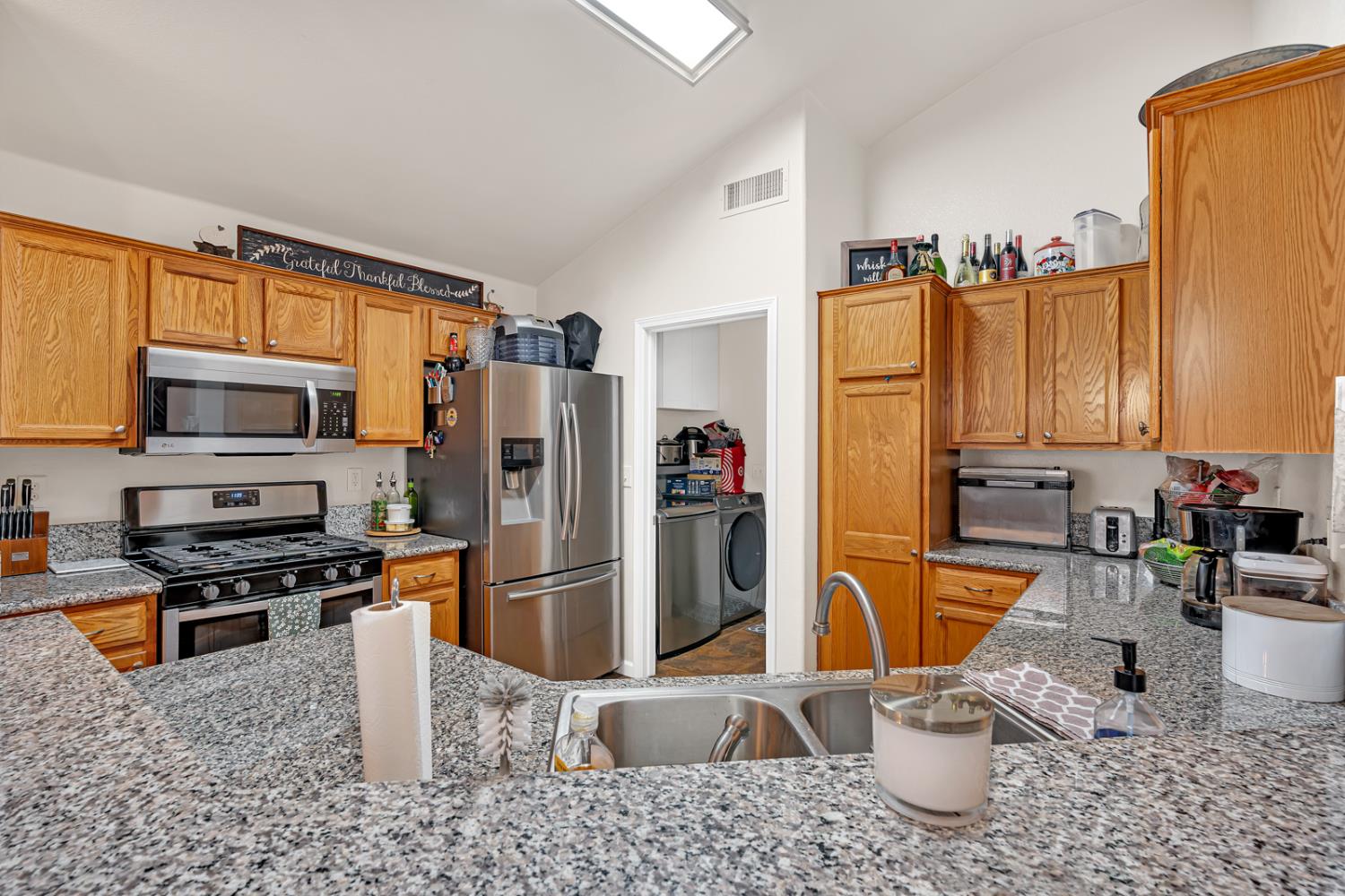 Detail Gallery Image 19 of 47 For 2200 Hanson Ave, Clovis,  CA 93611 - 3 Beds | 2 Baths